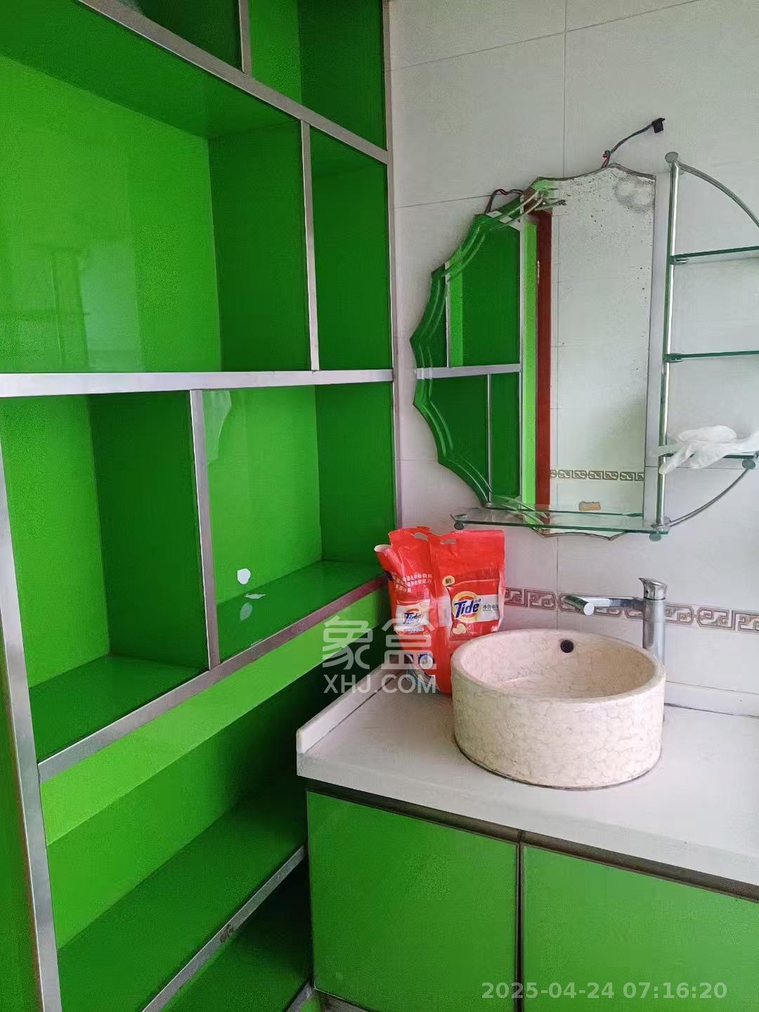 黄鹤小区3片 3室2厅2卫 2300.0元/月 黄鹤小区3片 3室2厅2卫 2300.0元/月室内图