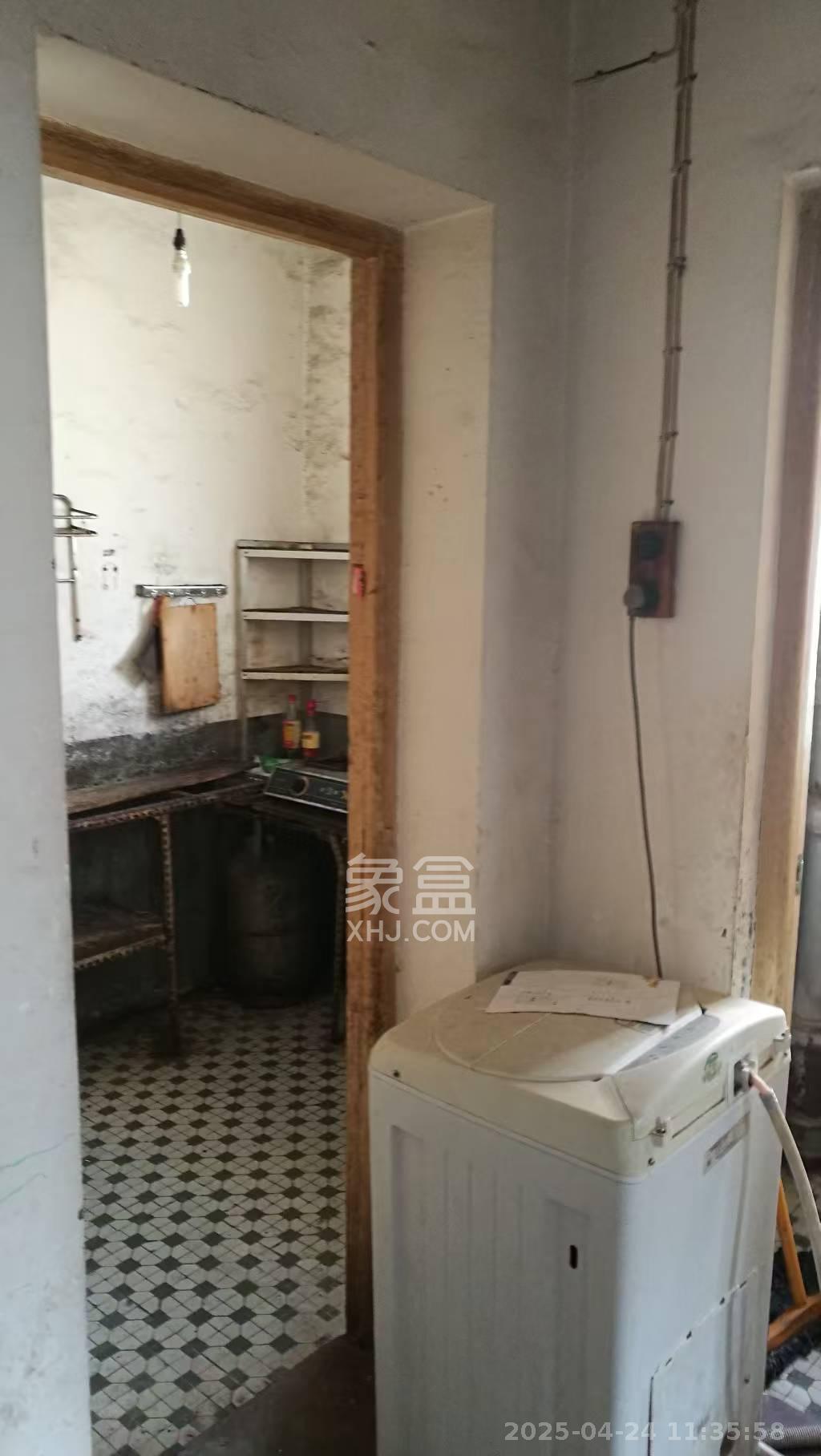 红花坡社区 2室1厅1卫 600.0元/月 红花坡社区 2室1厅1卫 600.0元/月室内图