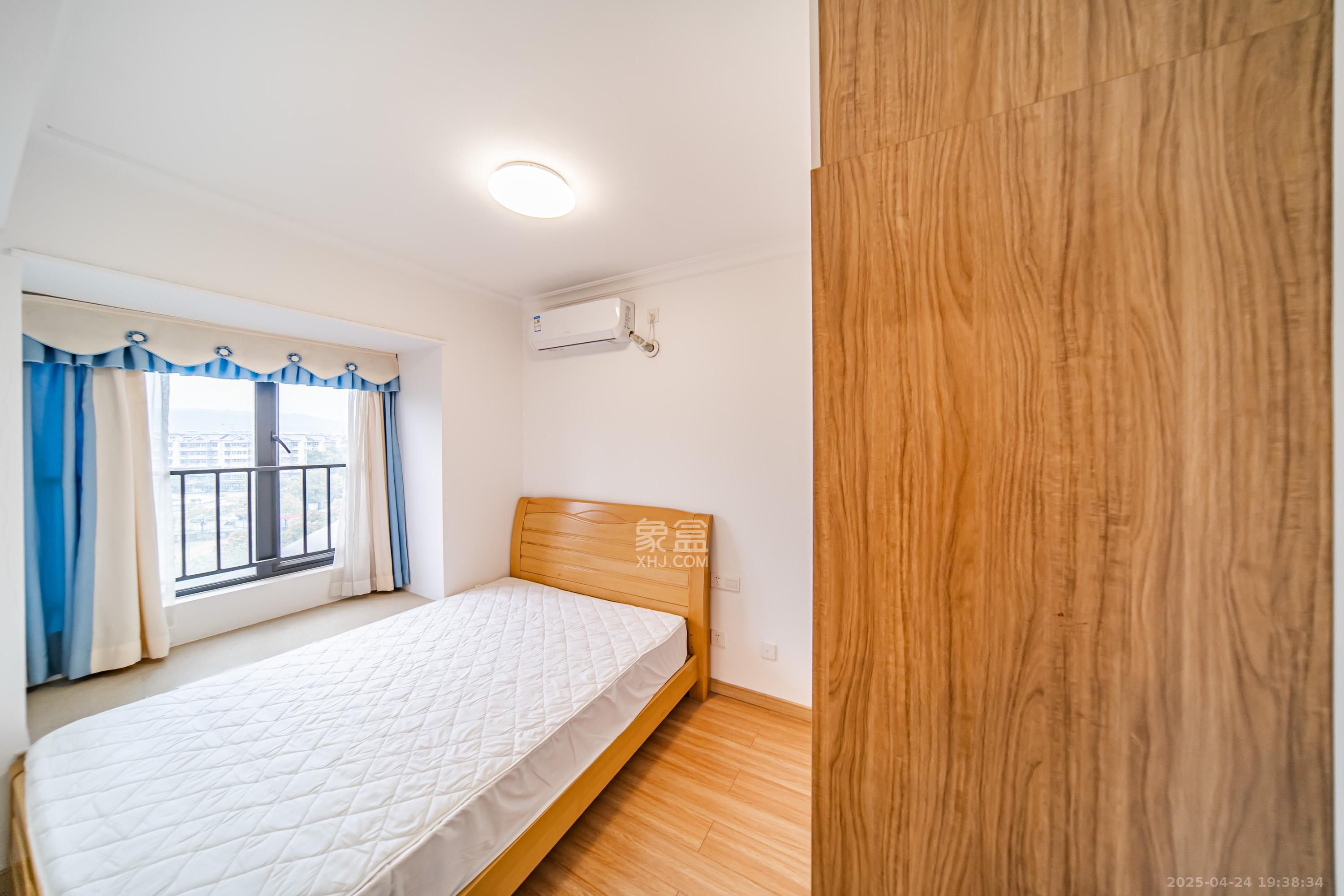 万科金域缇香  3室2厅2卫    110.0万 万科金域缇香  3室2厅2卫    110.0万卧室