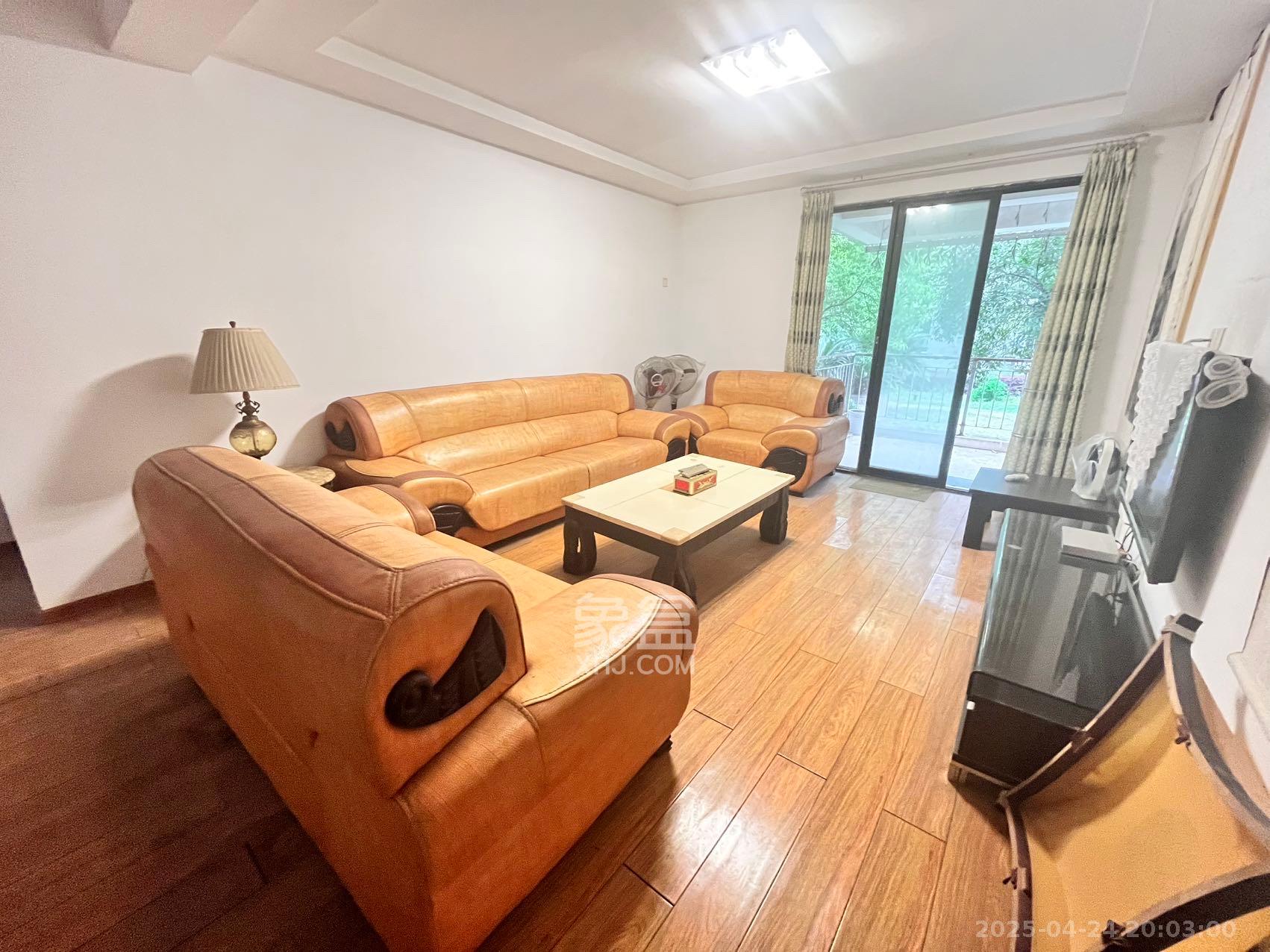 西街花园 3室2厅2卫 3000.0元/月 西街花园 3室2厅2卫 3000.0元/月室内图