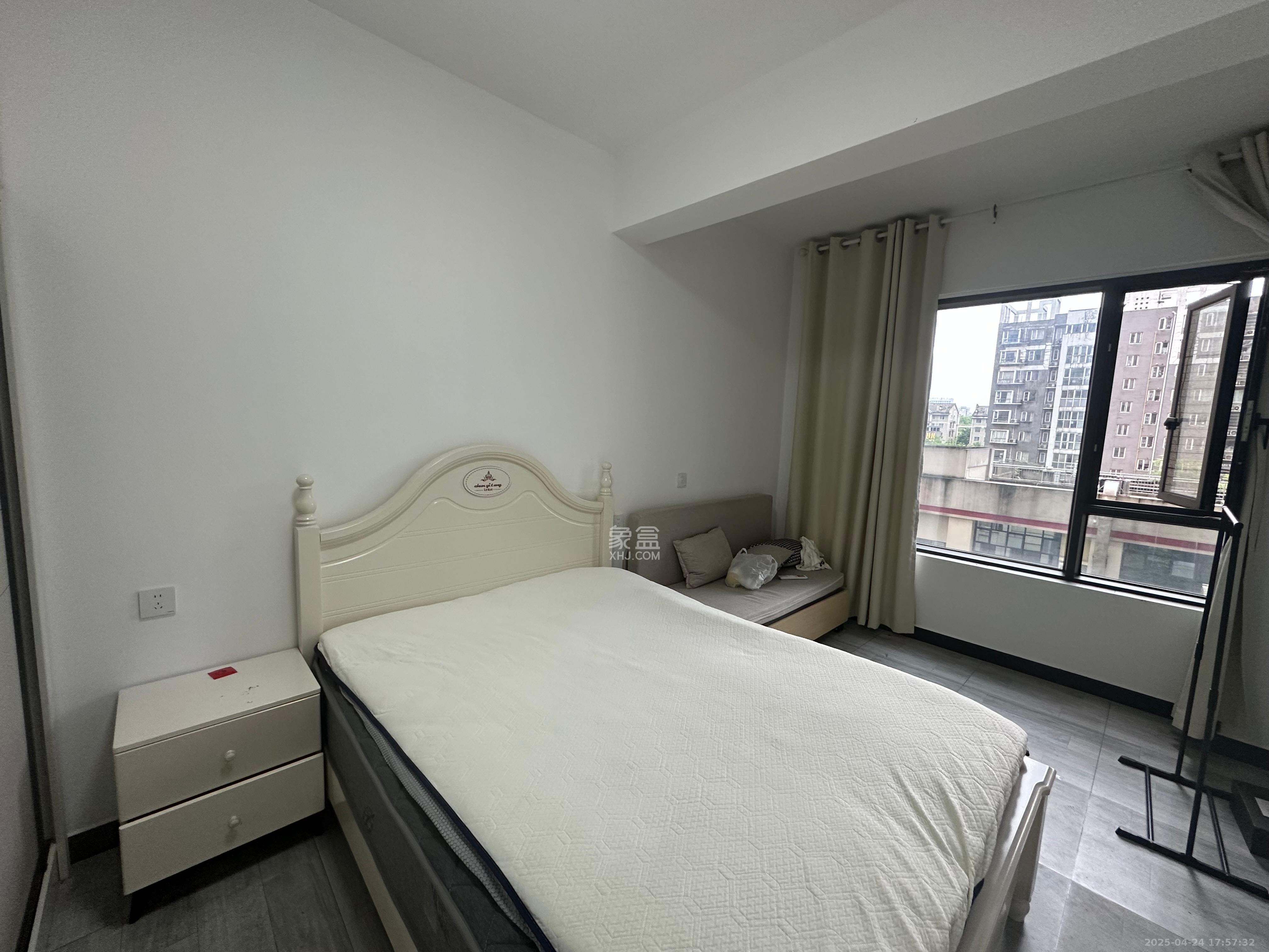 天鸿天府（天鸿中央大院）  1室2厅2卫   2500.00元/月室内图