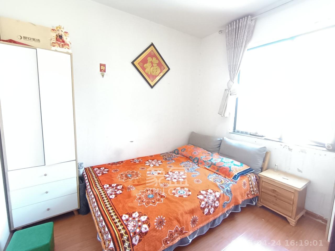 湘府9号  2室1厅1卫   1800.00元/月室内图