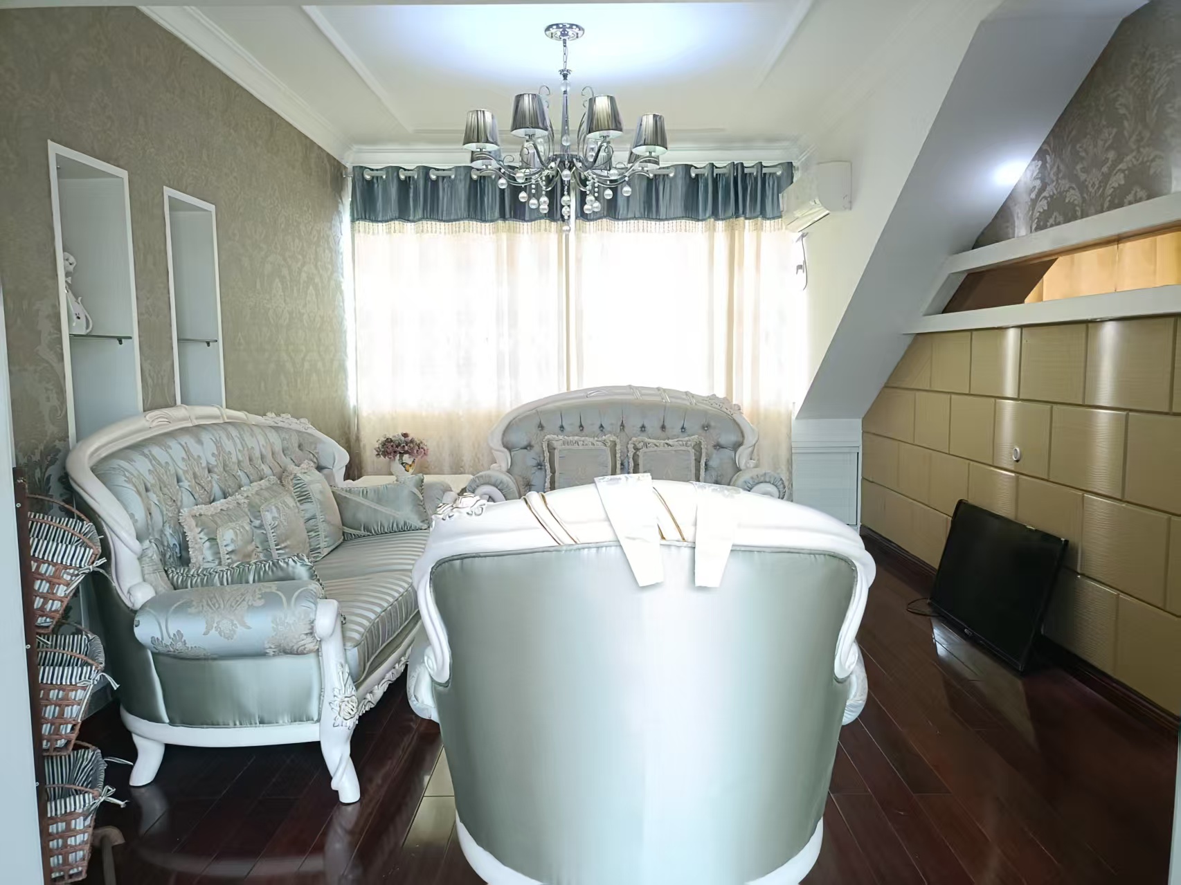 丽景雅苑 5室3厅3卫 98.0万 丽景雅苑 5室3厅3卫 98.0万室内图