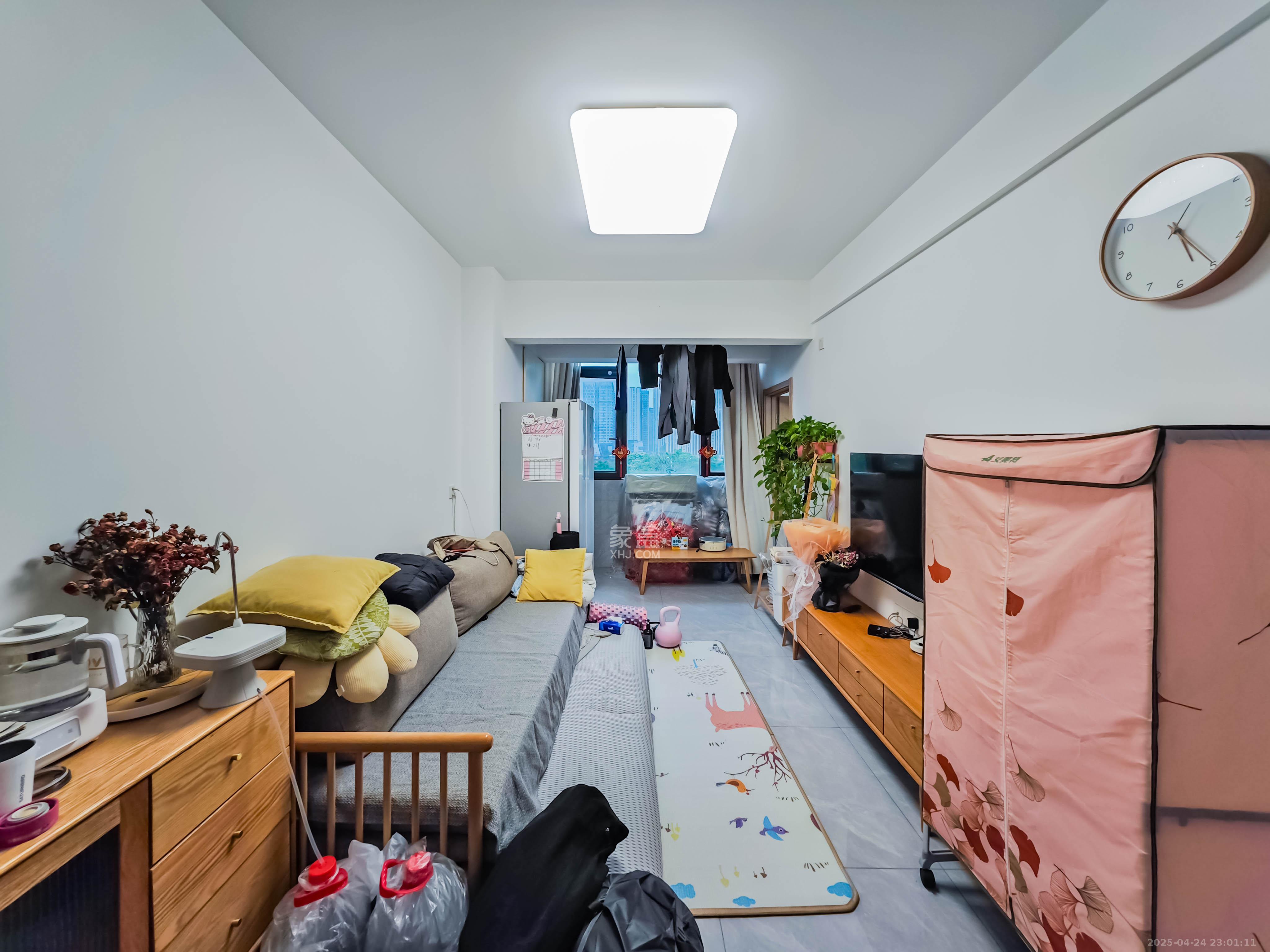 金轮星光名座  2室1厅1卫    55.0万客厅