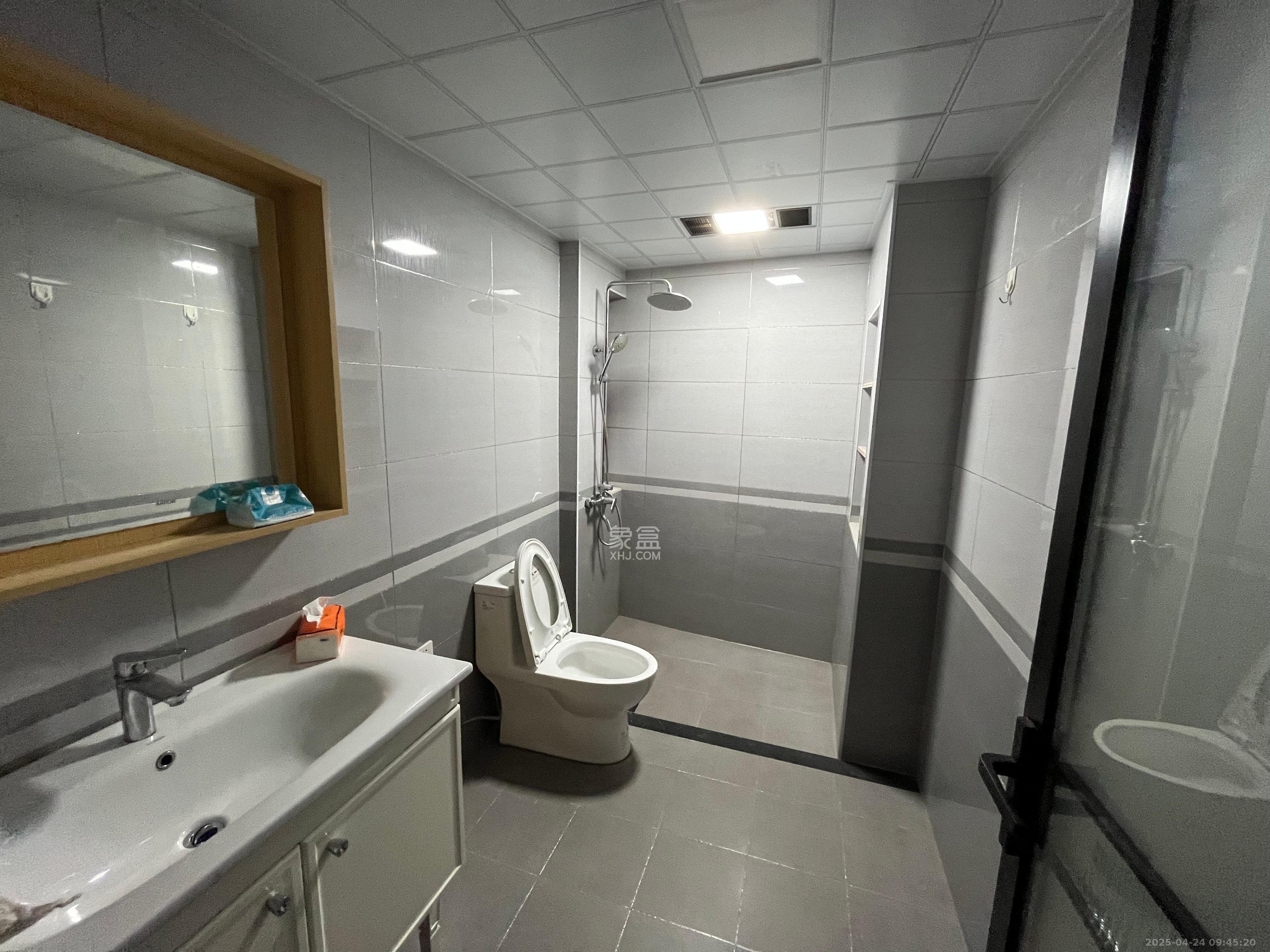 嘉宇盛世华章  4室2厅2卫    6000.0元/月 嘉宇盛世华章  4室2厅2卫    6000.0元/月室内图