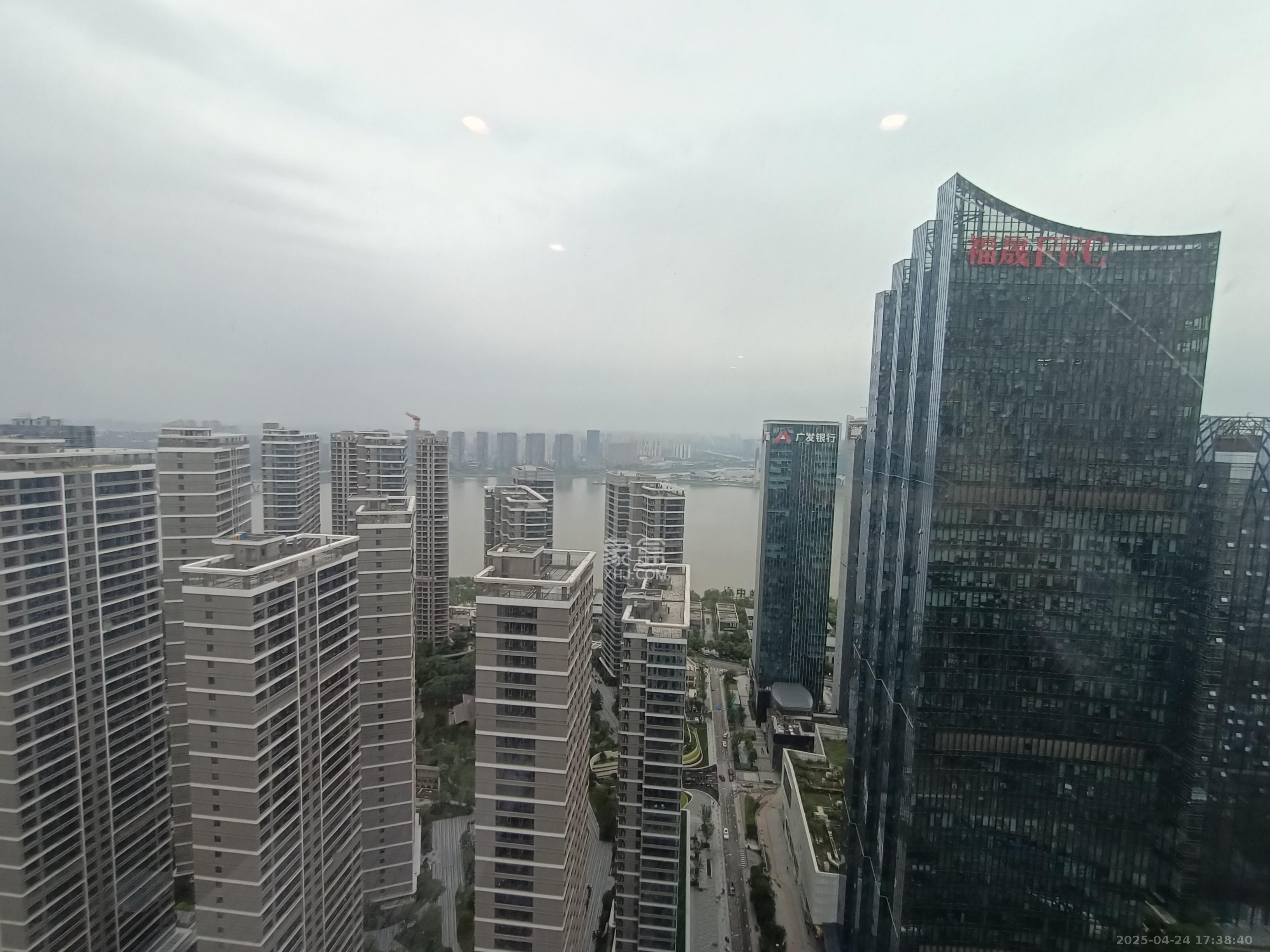 启迪协信中心  2室1厅1卫   3000.00元/月室内图