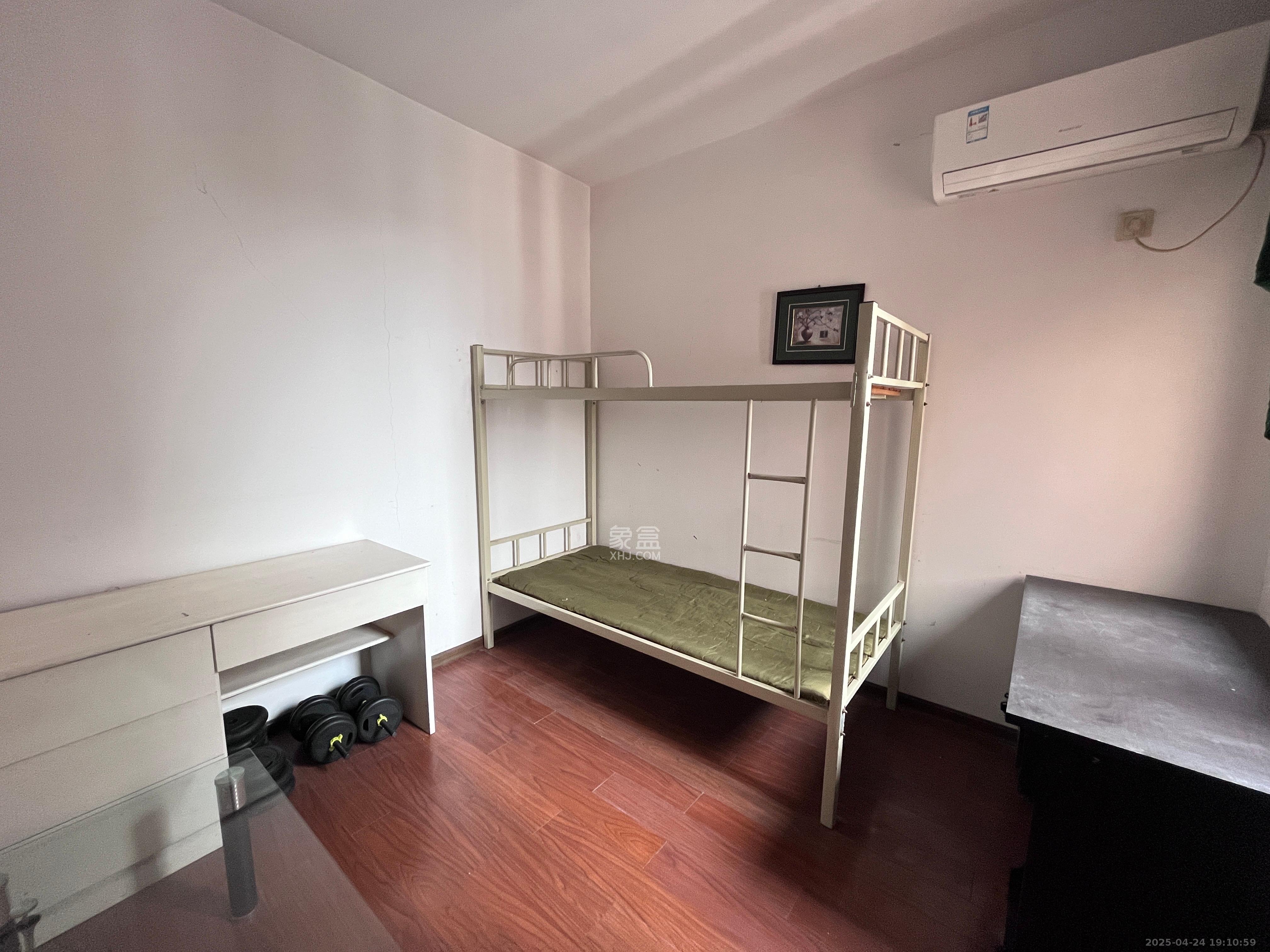 鑫远湘府华城 2室2厅1卫 2200.0元/月 鑫远湘府华城 2室2厅1卫 2200.0元/月室内图