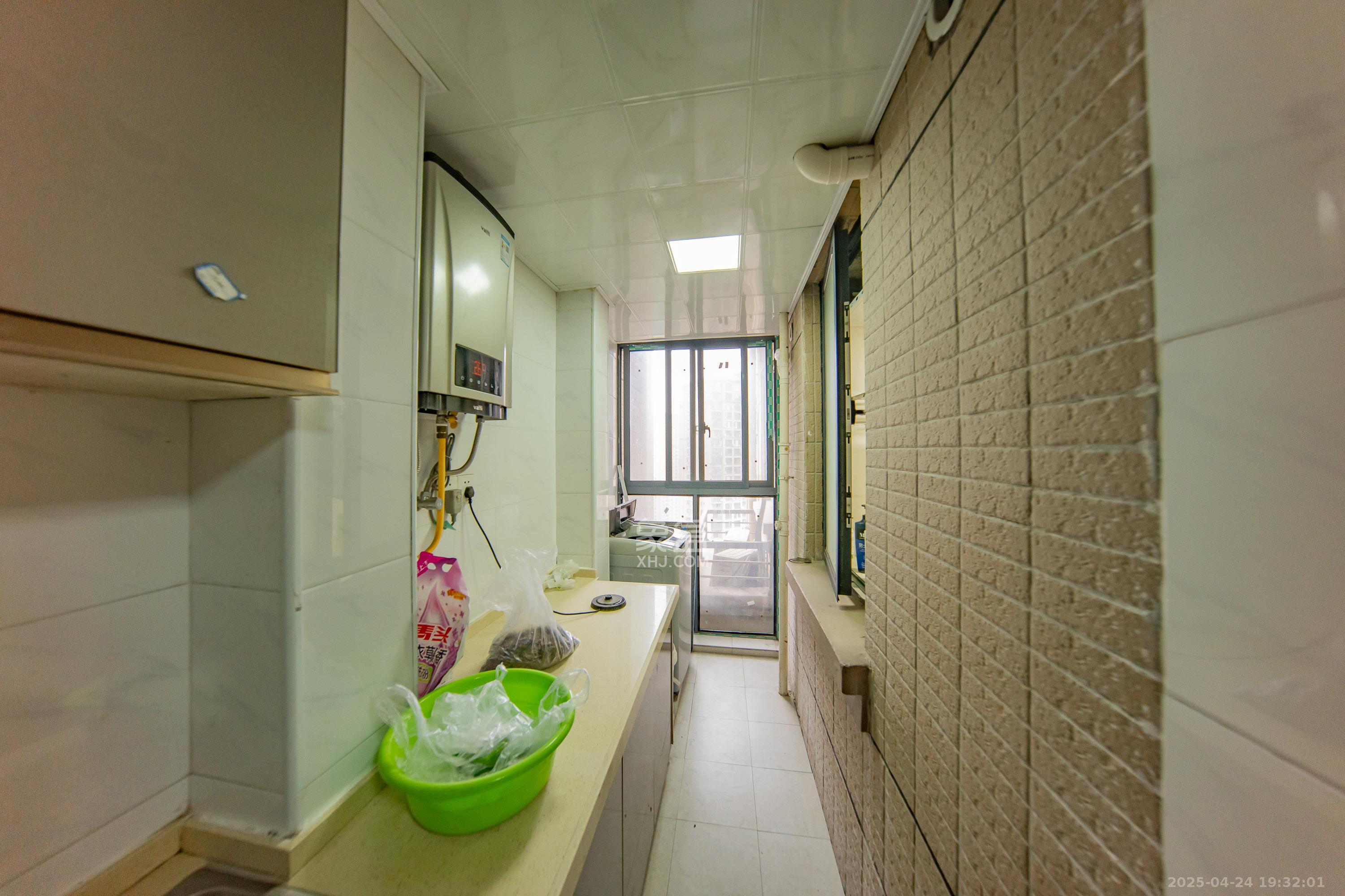 邦盛水岸御园  3室2厅1卫    57.0万 邦盛水岸御园  3室2厅1卫    57.0万阳台