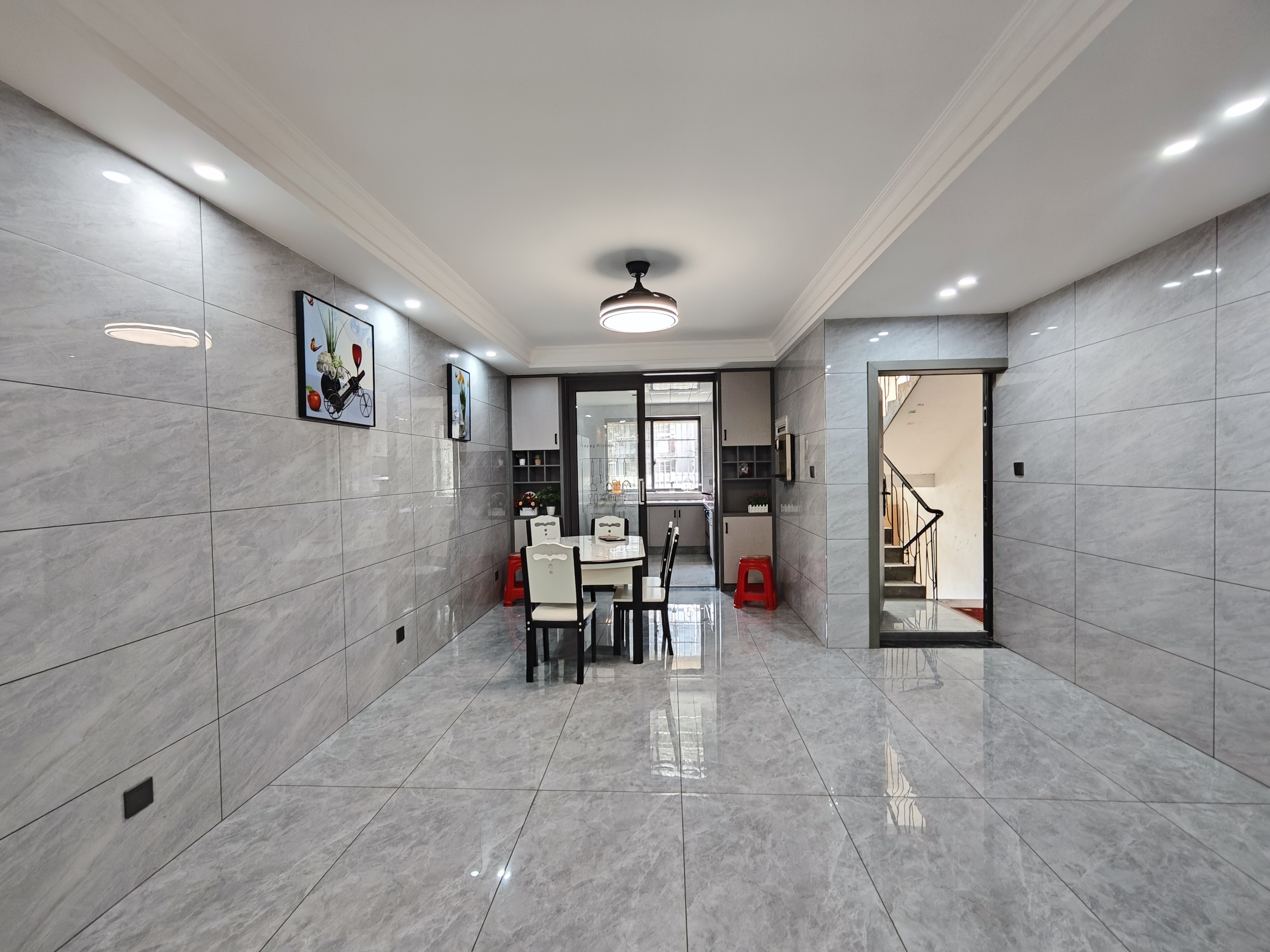 娄星东苑 5室2厅2卫 2500.0元/月 娄星东苑 5室2厅2卫 2500.0元/月室内图