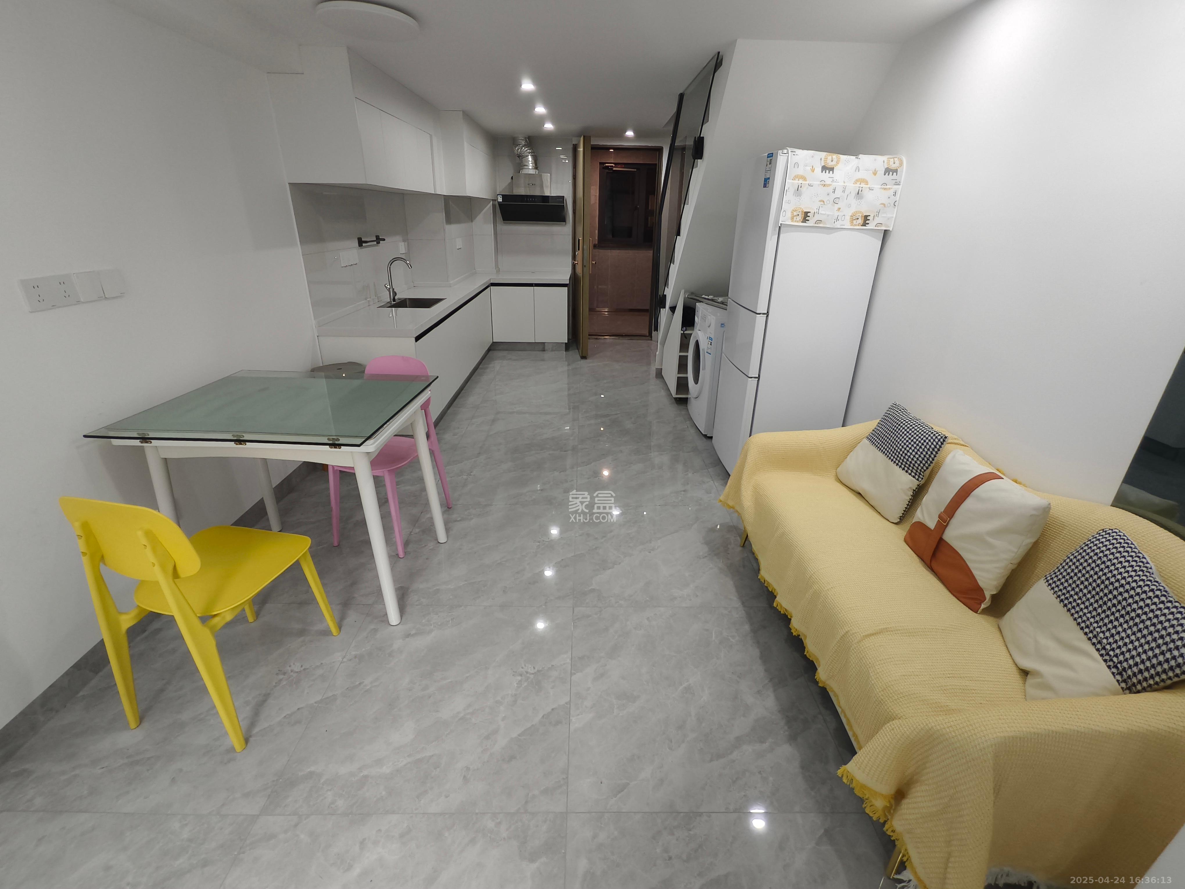 福晟翡翠湾 2室1厅1卫 2200.0元/月 福晟翡翠湾 2室1厅1卫 2200.0元/月室内图