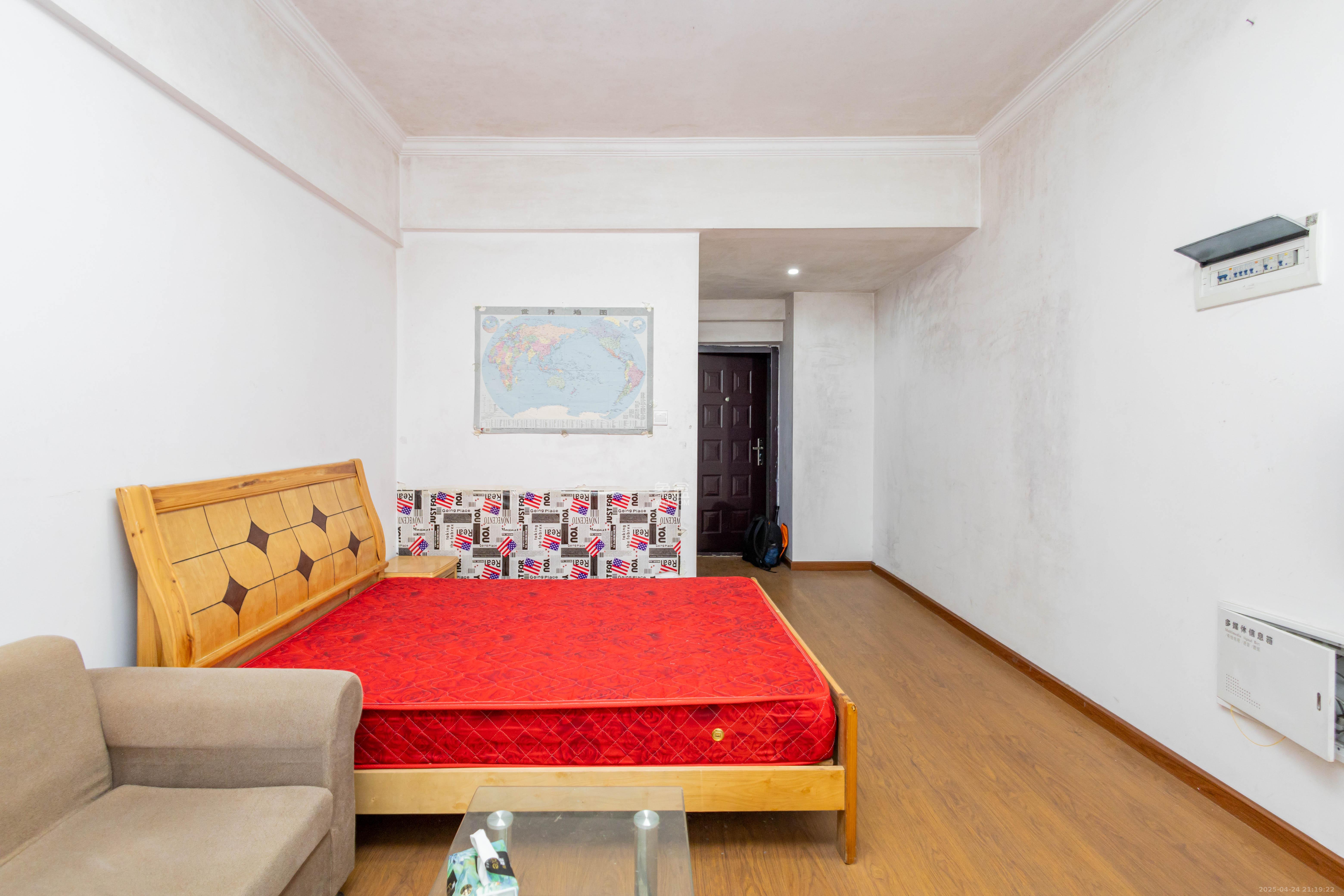 光明城市(星辰青年城) 1室1厅1卫 18.0万 光明城市(星辰青年城) 1室1厅1卫 18.0万卧室