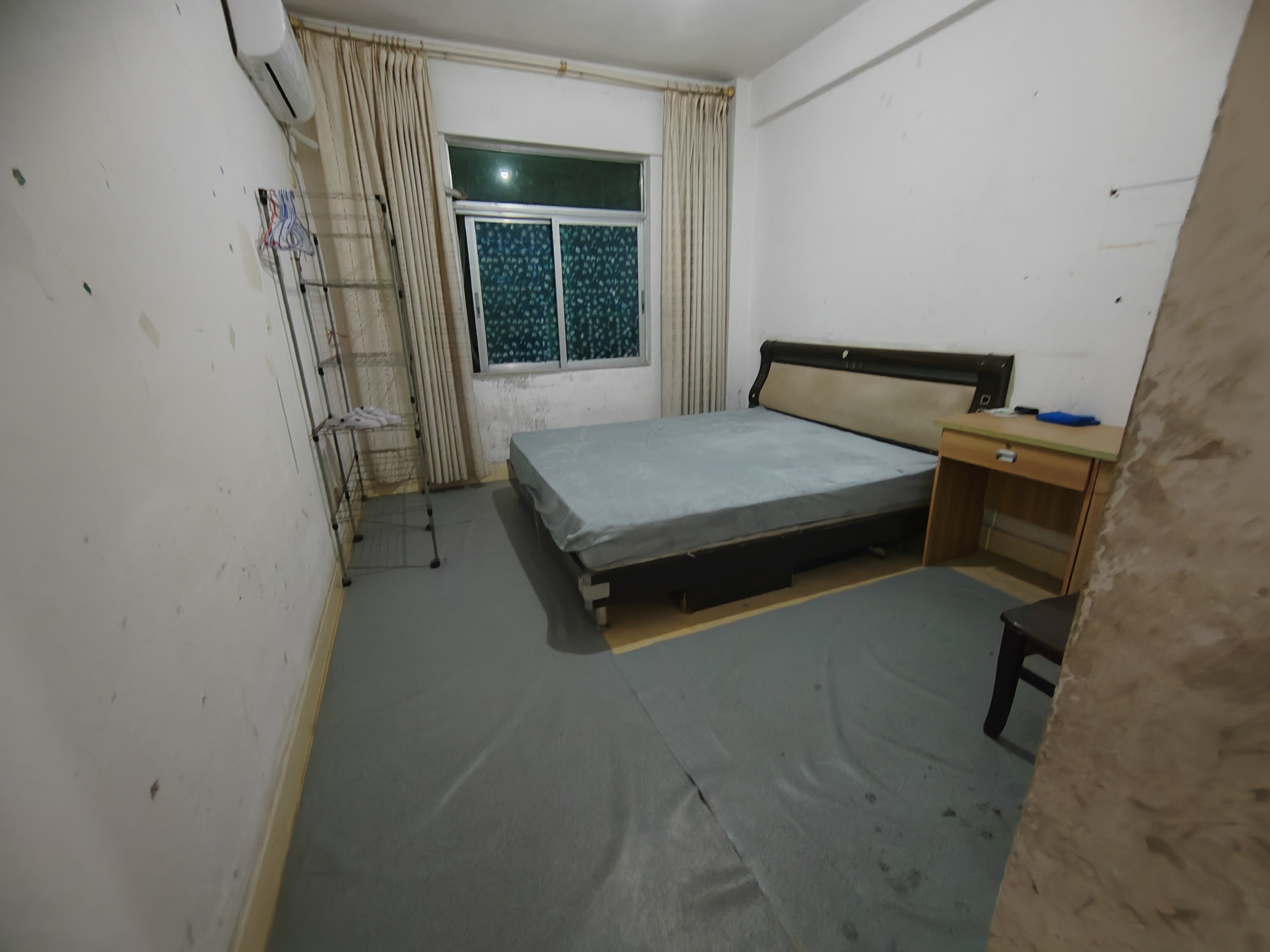 秀英冷冻厂宿舍楼  4室2厅2卫    2800.0元/月 秀英冷冻厂宿舍楼  4室2厅2卫    2800.0元/月室内图