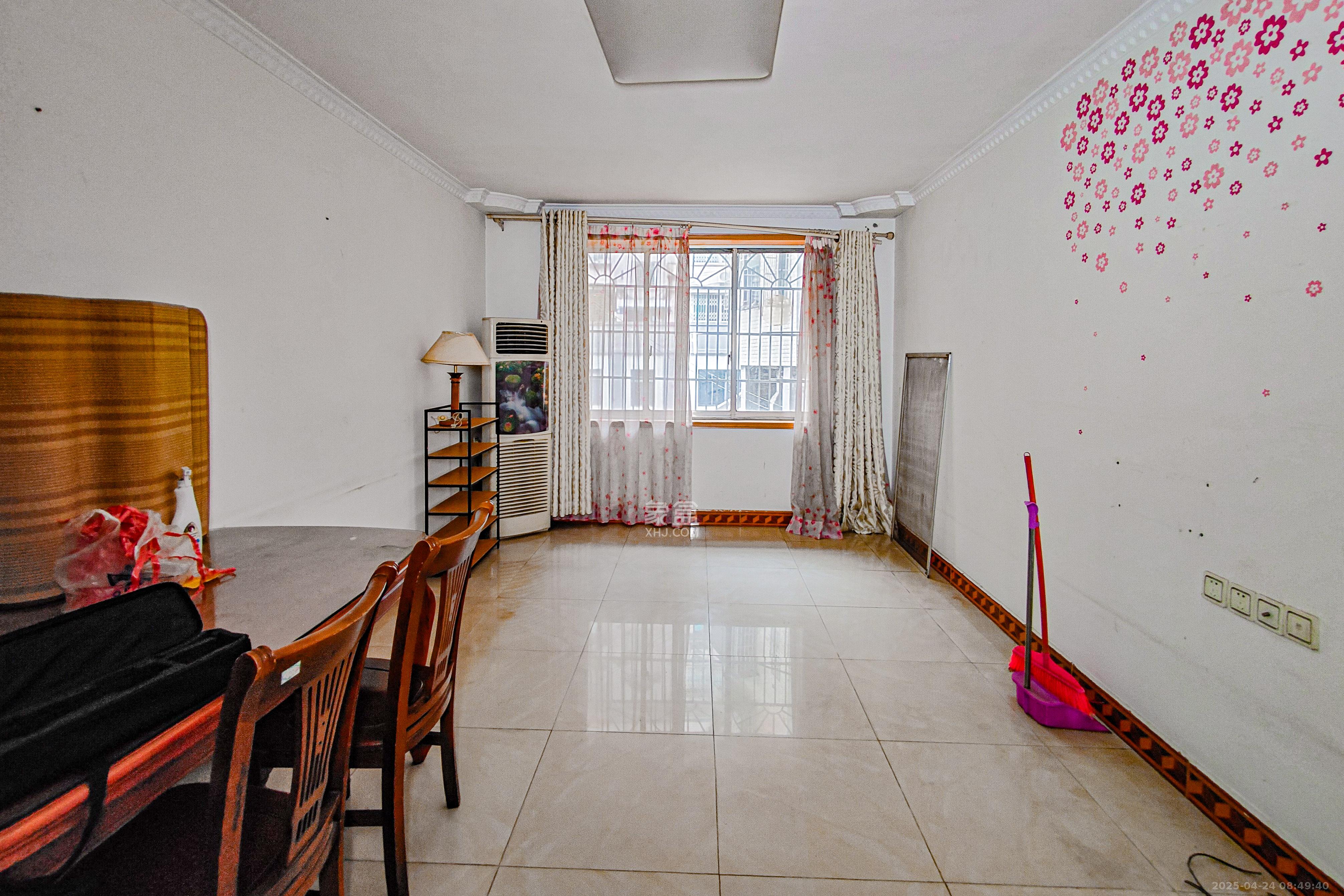 天心里散盘 3室1厅1卫 75.0万 天心里散盘 3室1厅1卫 75.0万客厅