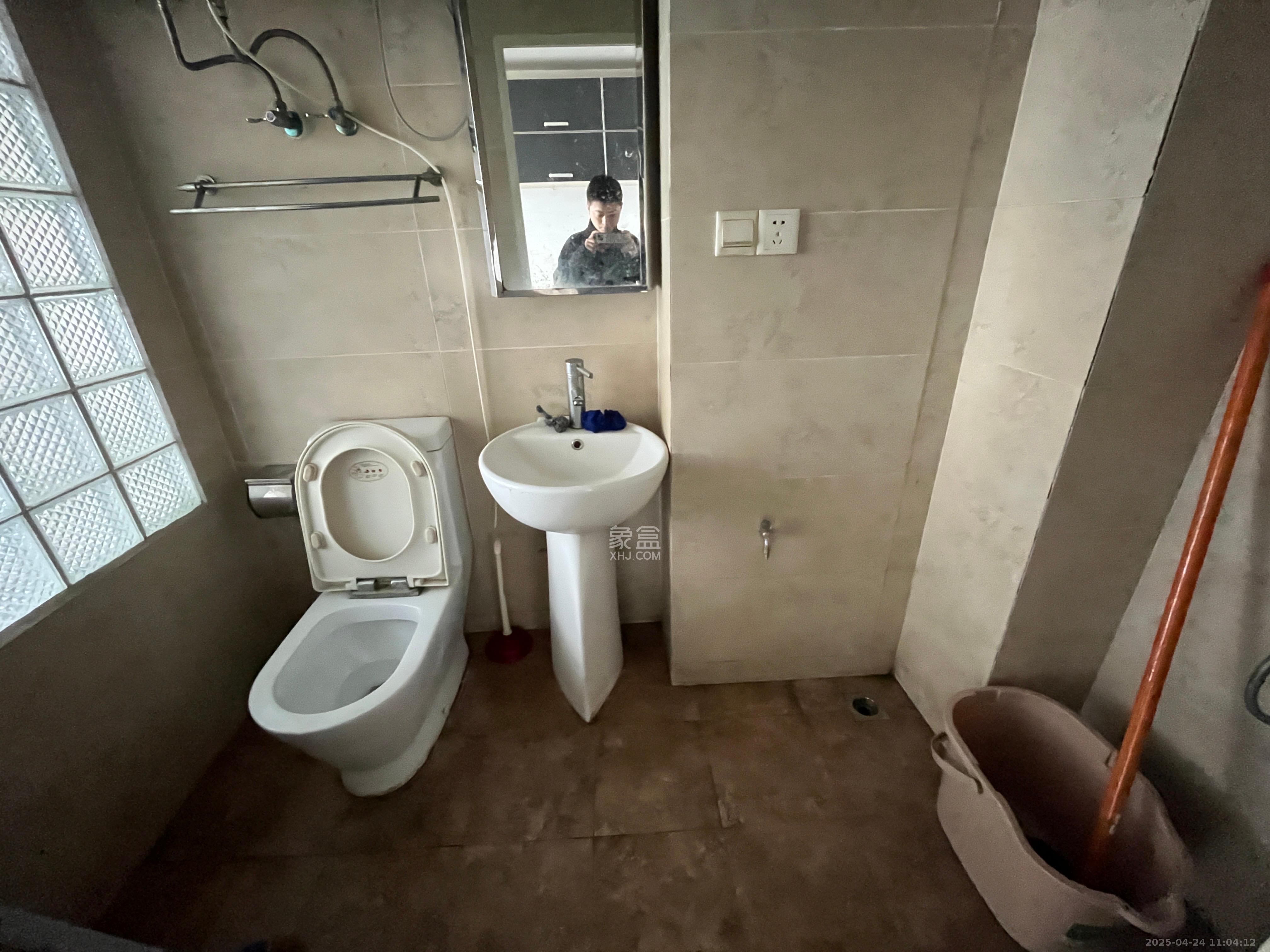 他城(天鸿时代公寓) 1室1厅1卫 1400.0元/月 他城(天鸿时代公寓) 1室1厅1卫 1400.0元/月室内图