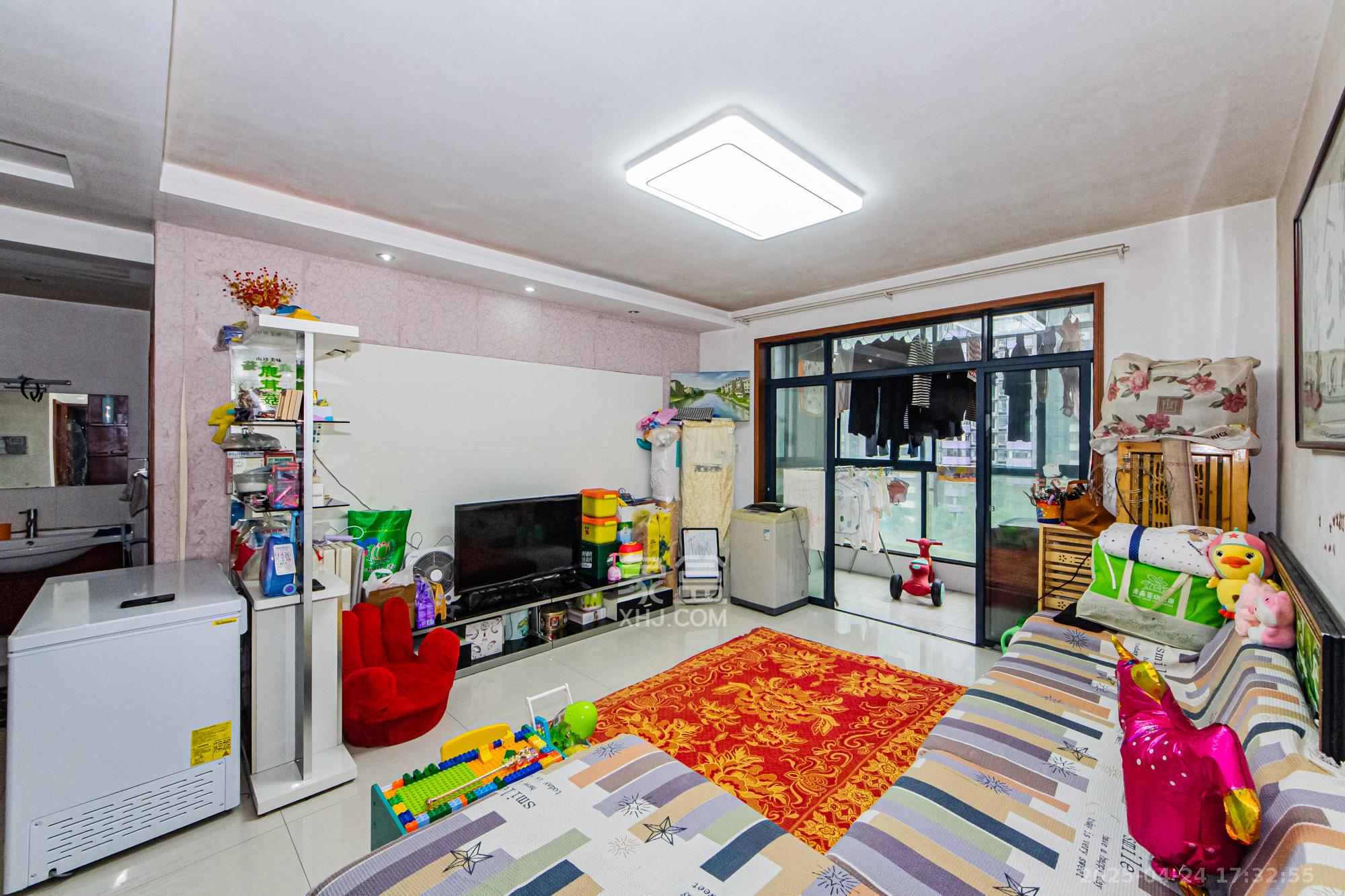 湘江世纪城星江苑 3室2厅2卫 98.0万 湘江世纪城星江苑 3室2厅2卫 98.0万客厅