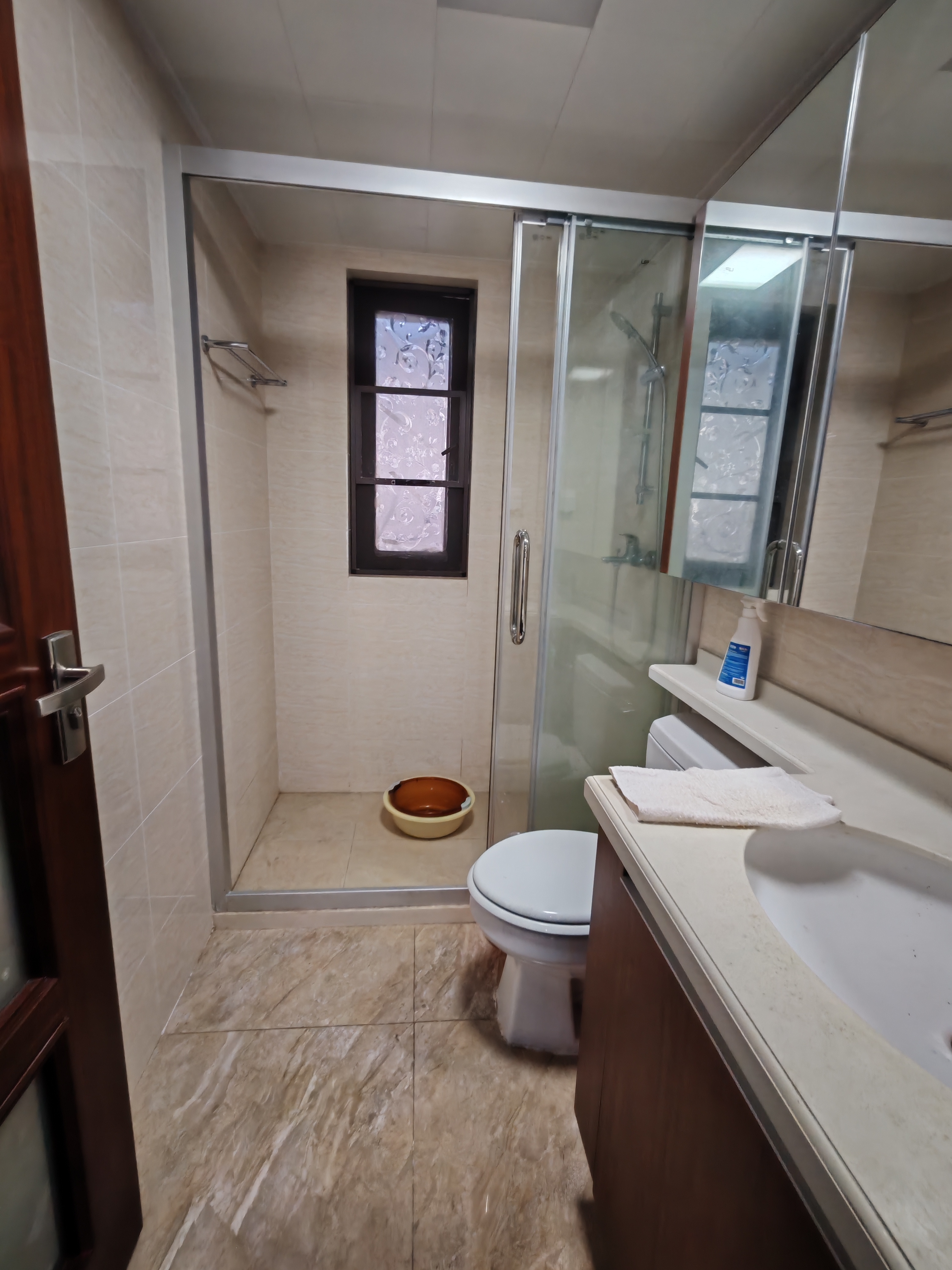 中海锦城 3室2厅2卫 180.0万 中海锦城 3室2厅2卫 180.0万客厅