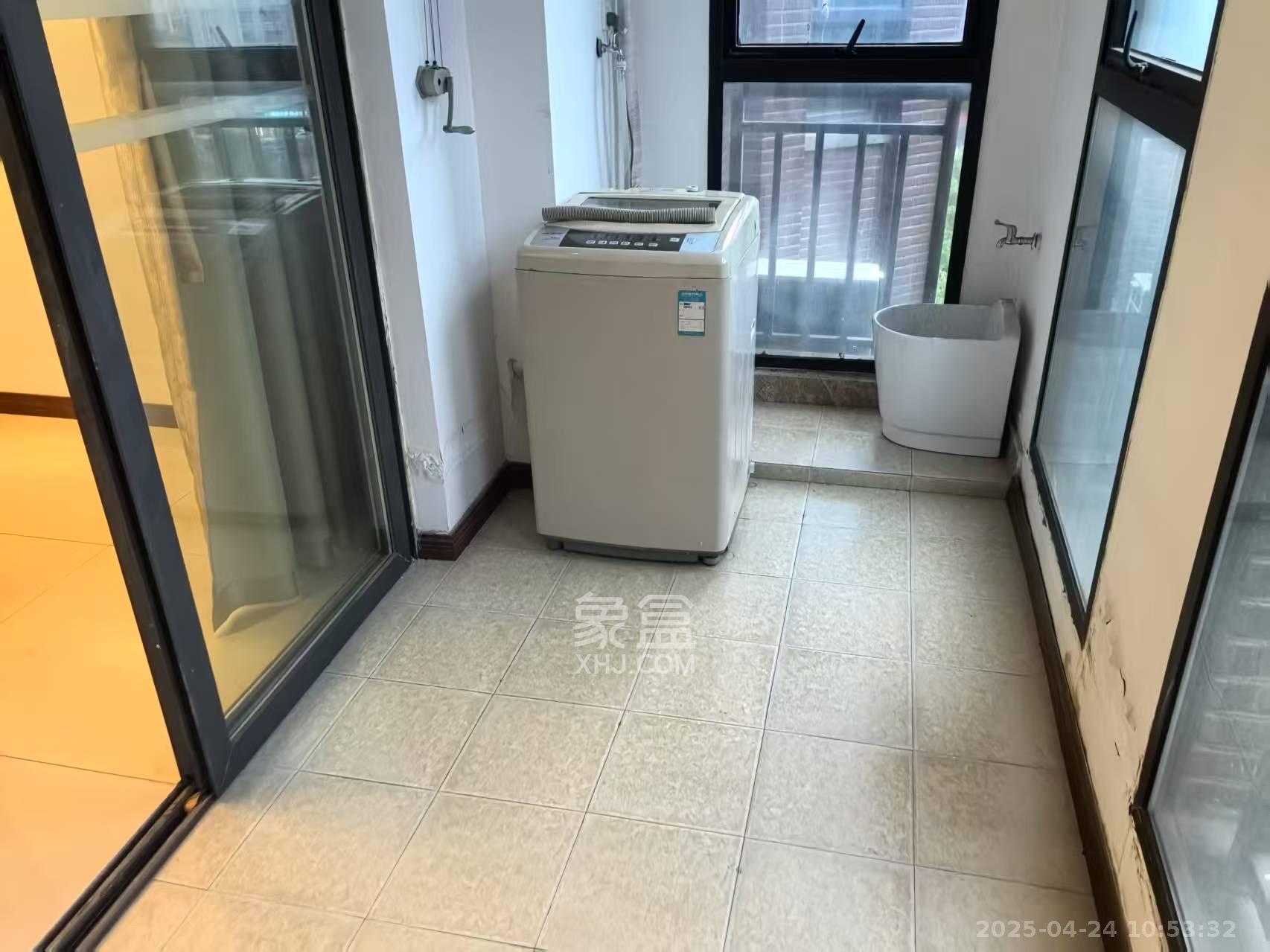 中隆国际御玺 4室2厅3卫 4200.0元/月 中隆国际御玺 4室2厅3卫 4200.0元/月室内图