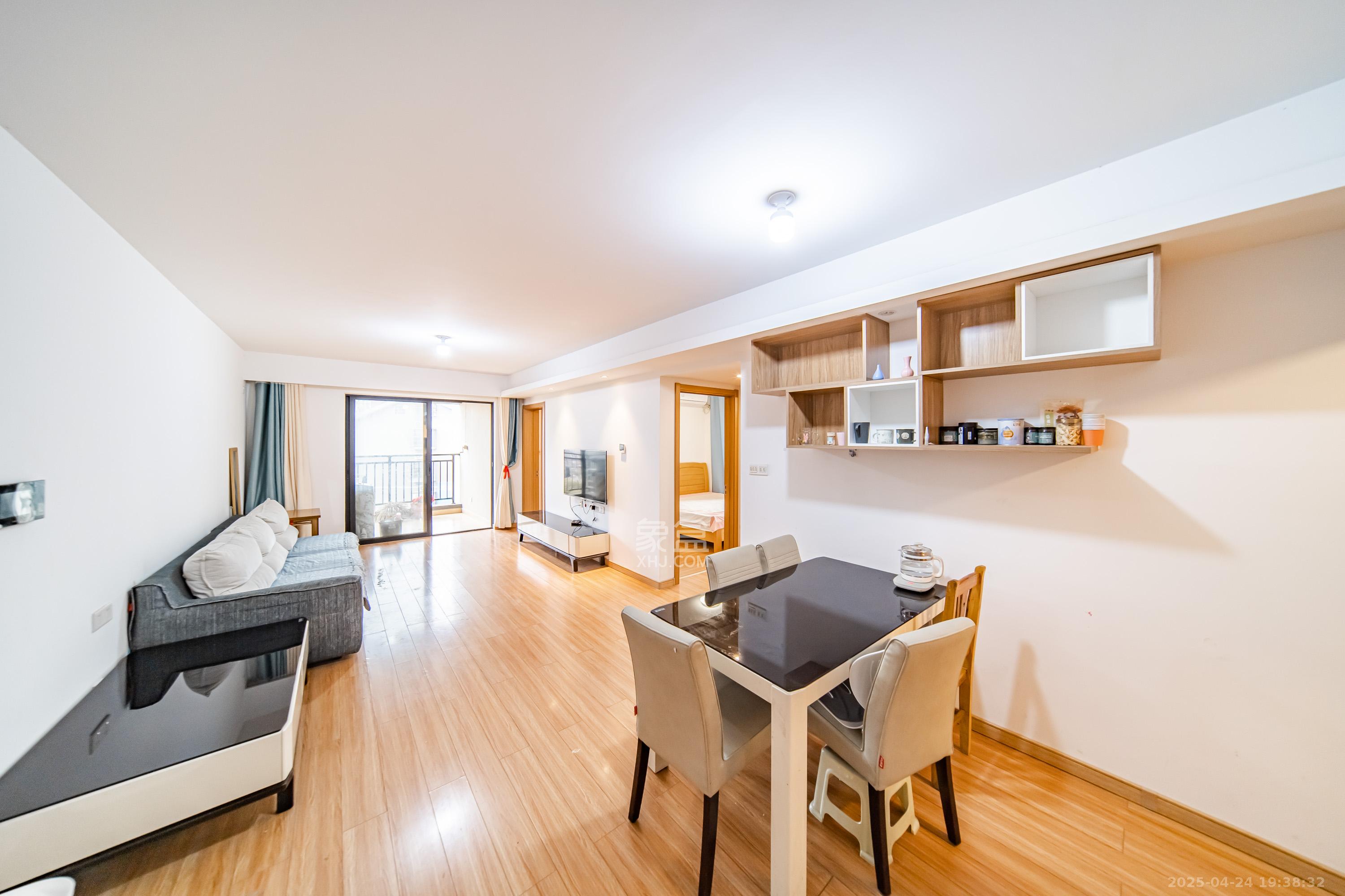 万科金域缇香  3室2厅2卫    110.0万 万科金域缇香  3室2厅2卫    110.0万客厅