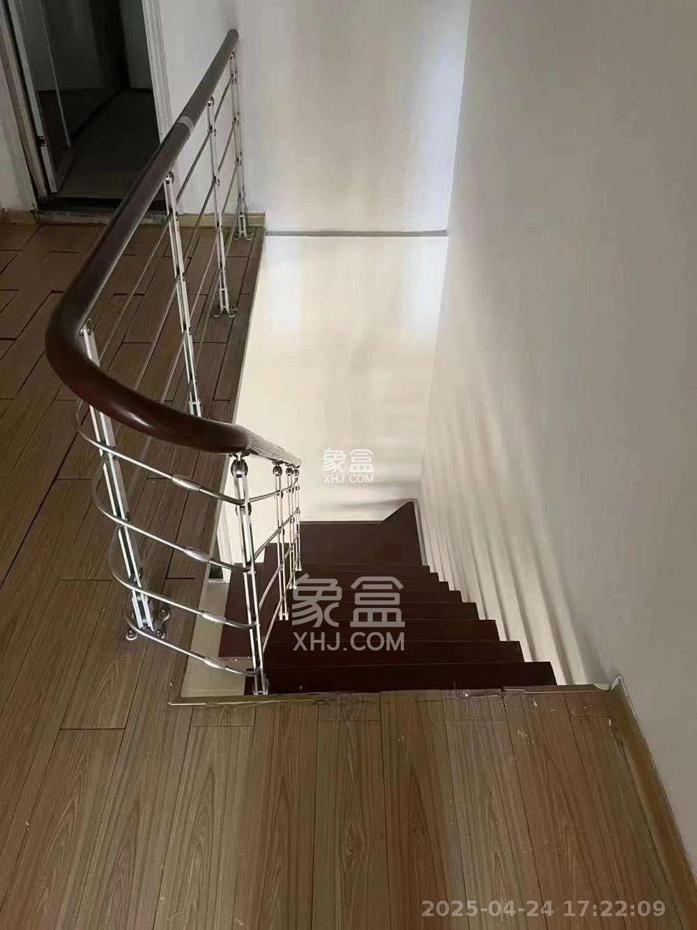 中瀚财富广场  3室2厅2卫    35.0万 中瀚财富广场  3室2厅2卫    35.0万室内图