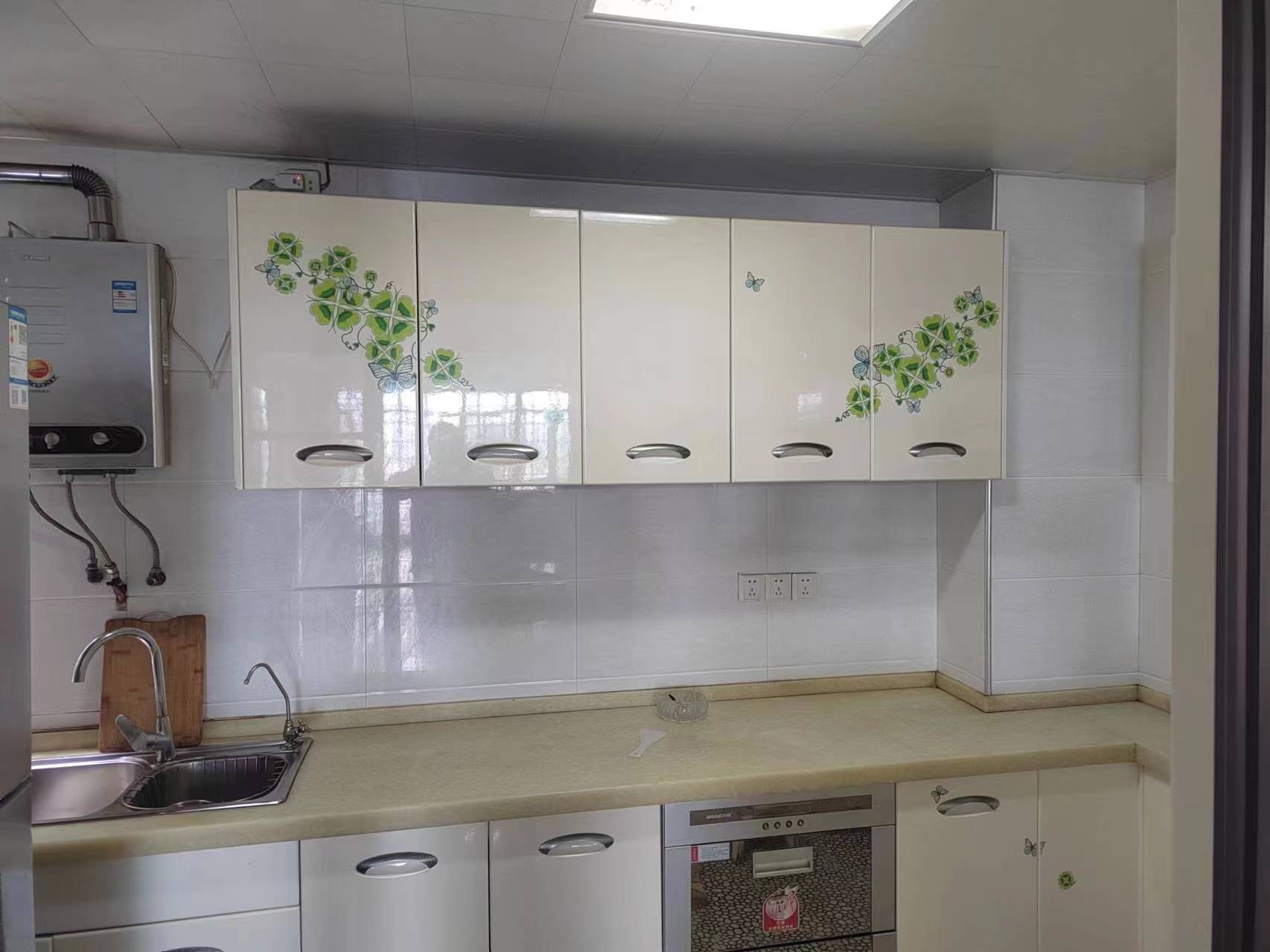 星海名都  4室2厅2卫    2500.0元/月室内图