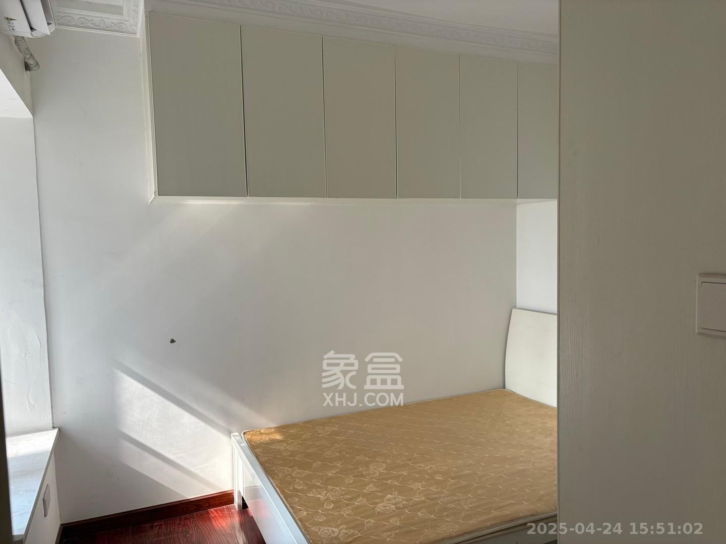 金地三千府(金地湖山樾、金地自在城) 2室2厅1卫 1400.0元/月 金地三千府(金地湖山樾、金地自在城) 2室2厅1卫 1400.0元/月室内图