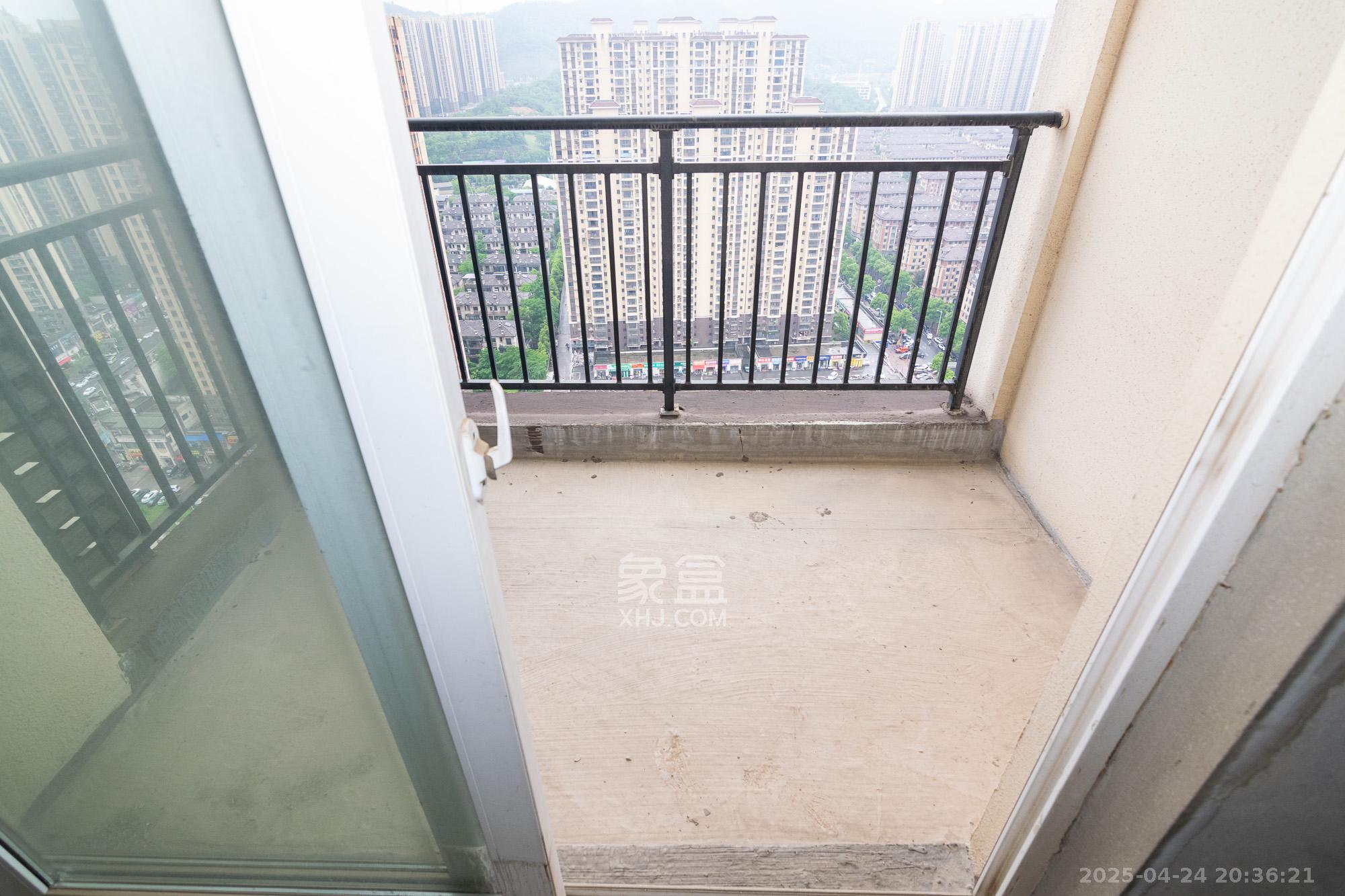 新华联梦想城 2室2厅1卫 53.8万 新华联梦想城 2室2厅1卫 53.8万阳台