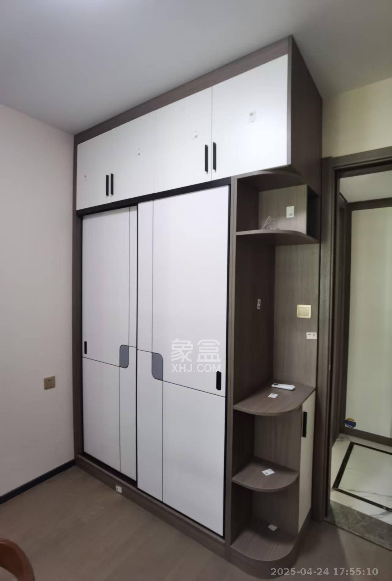 中海阅麓山一期  3室2厅2卫   3200.00元/月室内图1