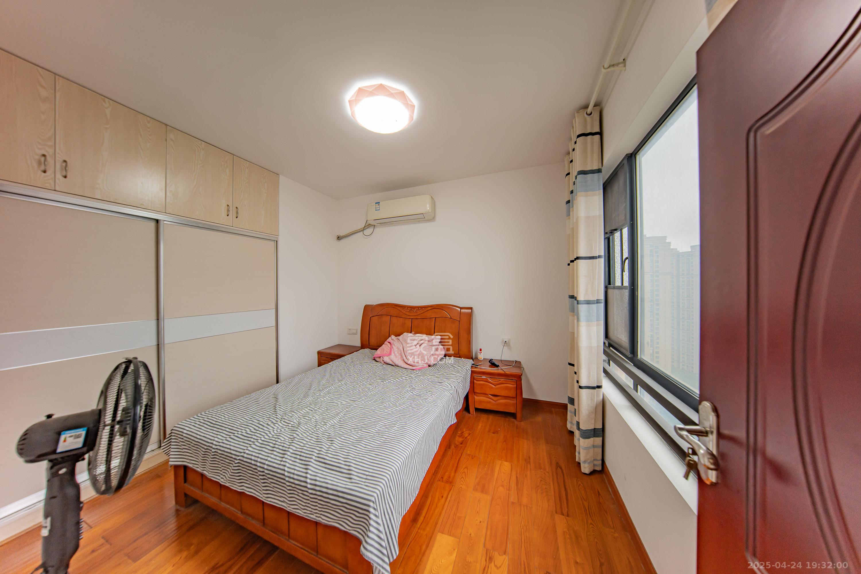 邦盛水岸御园  3室2厅1卫    57.0万 邦盛水岸御园  3室2厅1卫    57.0万卧室