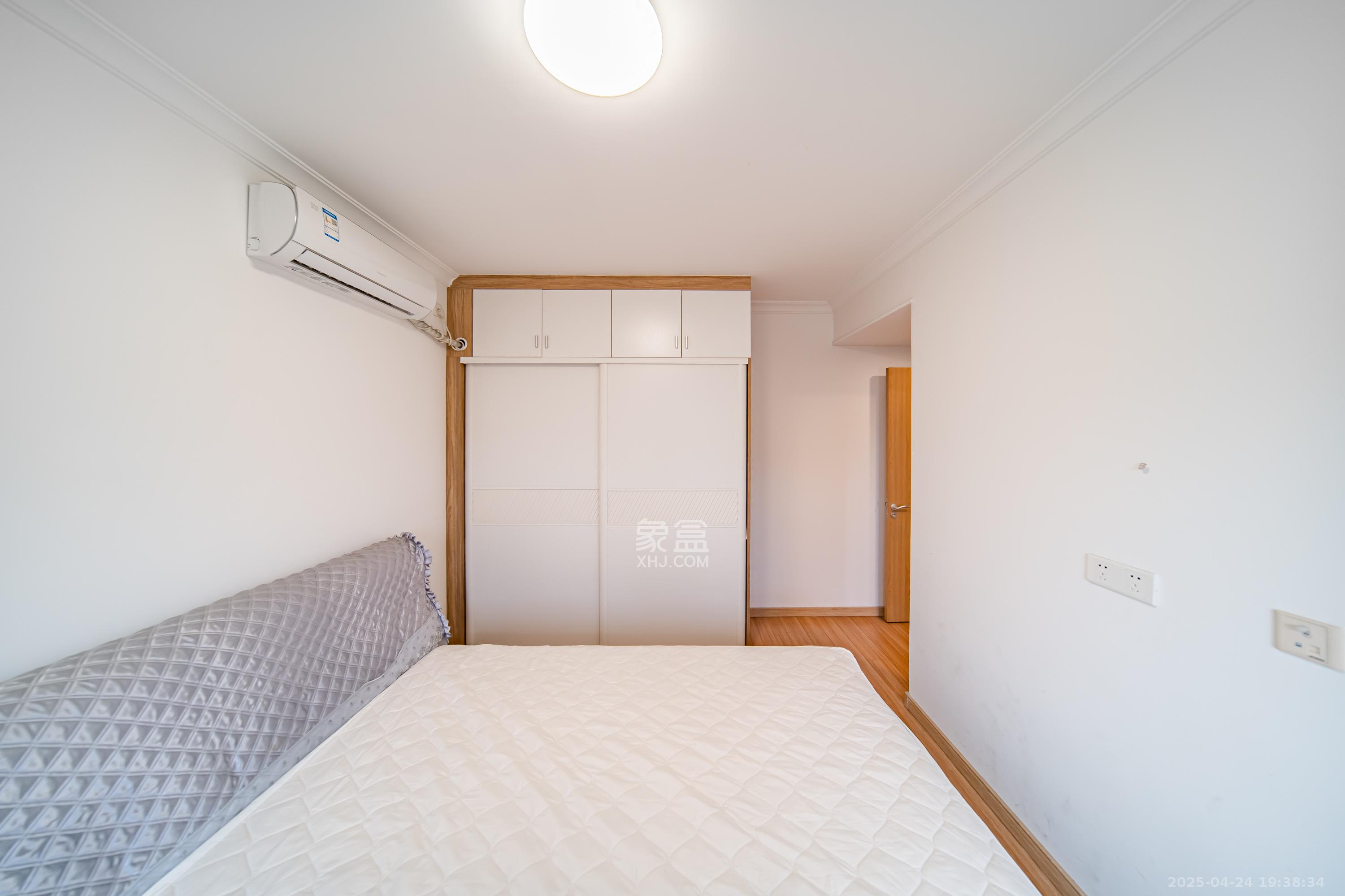 万科金域缇香  3室2厅2卫    110.0万 万科金域缇香  3室2厅2卫    110.0万卧室