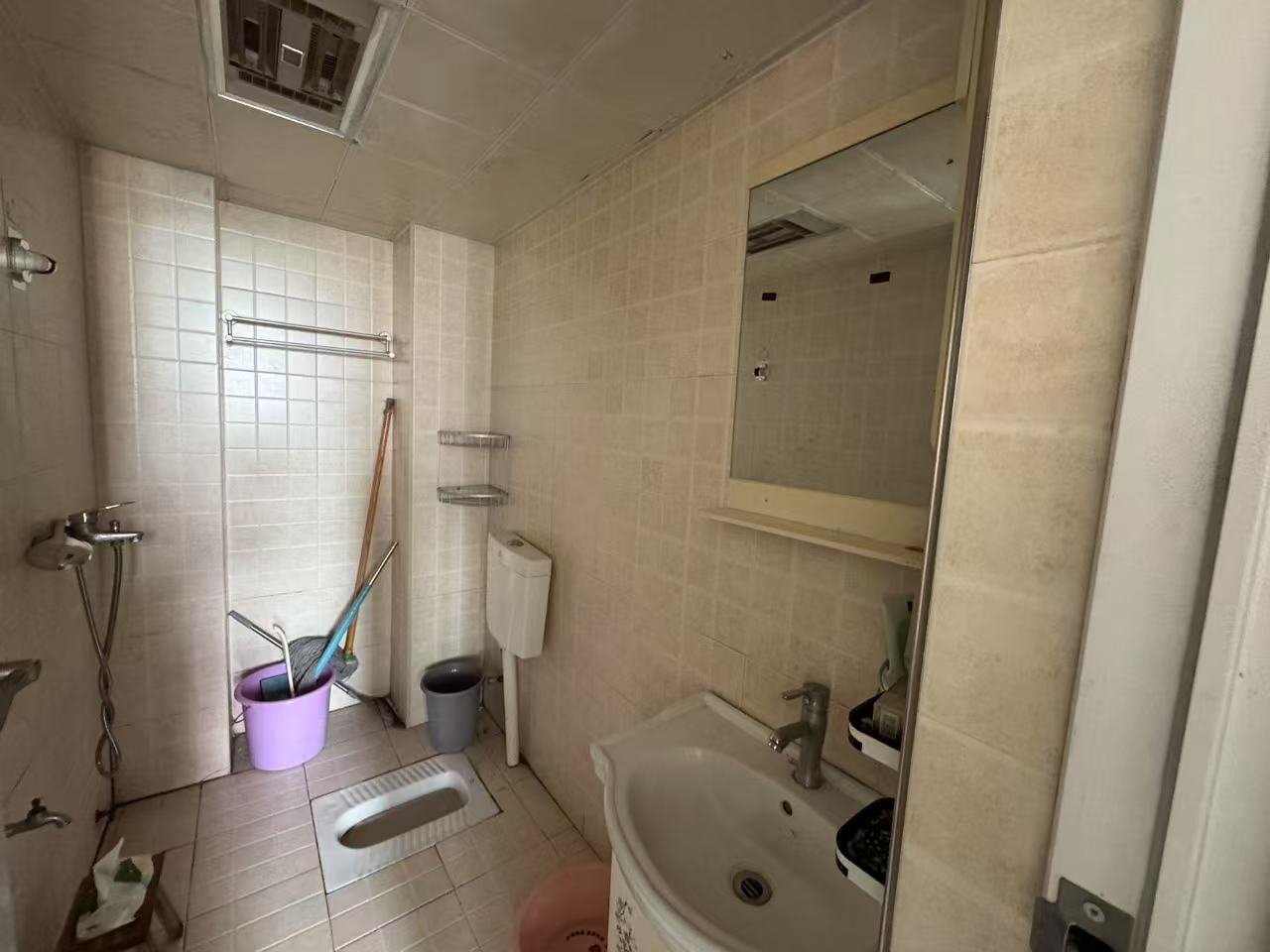 鹏利广场 1室1厅1卫 1200.0元/月 鹏利广场 1室1厅1卫 1200.0元/月室内图