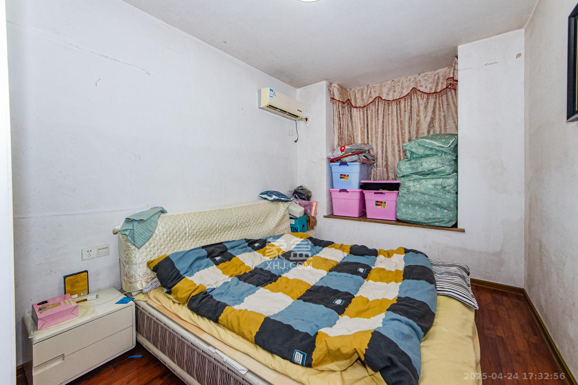 湘江世纪城星江苑 3室2厅2卫 98.0万 湘江世纪城星江苑 3室2厅2卫 98.0万卧室