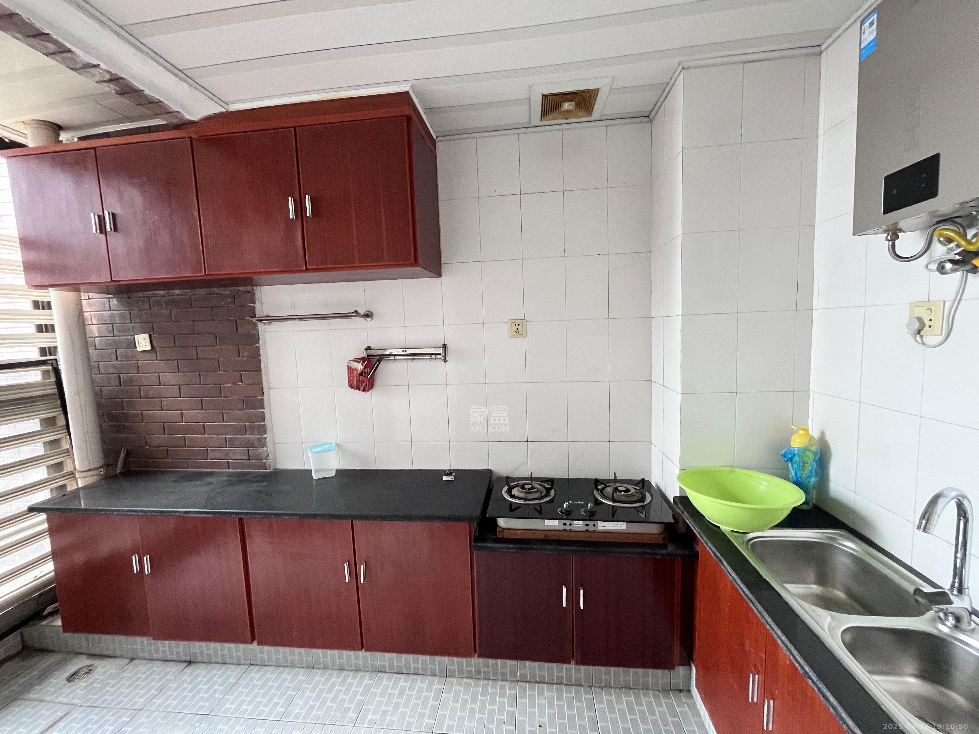 鑫远湘府华城 2室2厅1卫 2200.0元/月 鑫远湘府华城 2室2厅1卫 2200.0元/月室内图