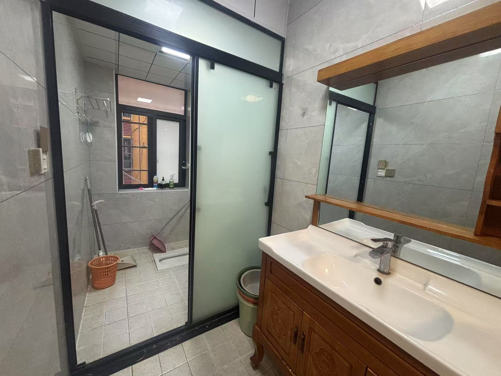 大明安置小区 3室2厅2卫 1280.0元/月 大明安置小区 3室2厅2卫 1280.0元/月小区图