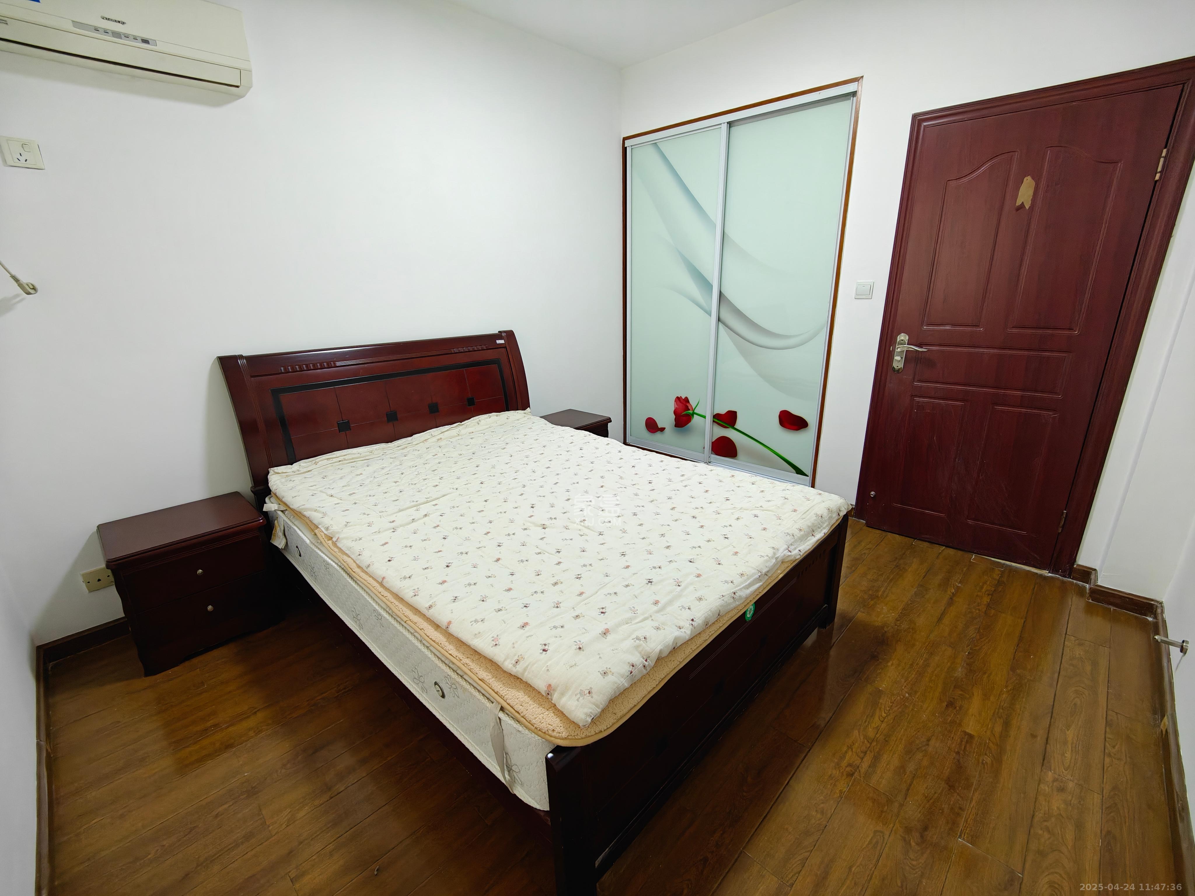 西子湖畔沃府 3室2厅1卫 2400.00元/月 西子湖畔沃府 3室2厅1卫 2400.00元/月室内图