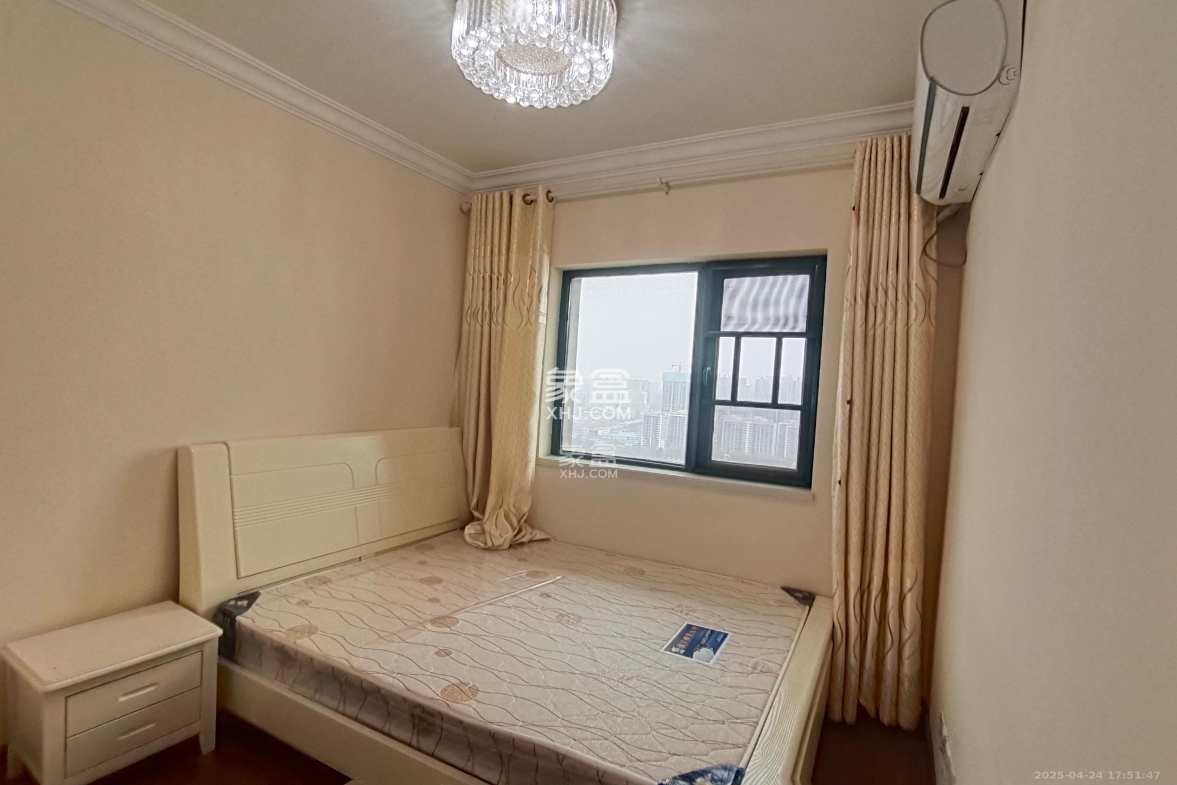 恒大雅苑 3室2厅1卫 2600.0元/月 恒大雅苑 3室2厅1卫 2600.0元/月室内图