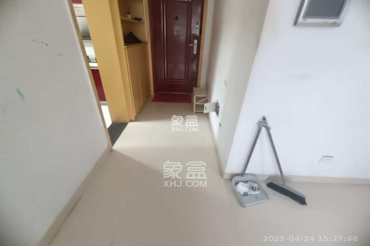 长盛岚庭  3室2厅1卫    1800.0元/月 长盛岚庭  3室2厅1卫    1800.0元/月室内图