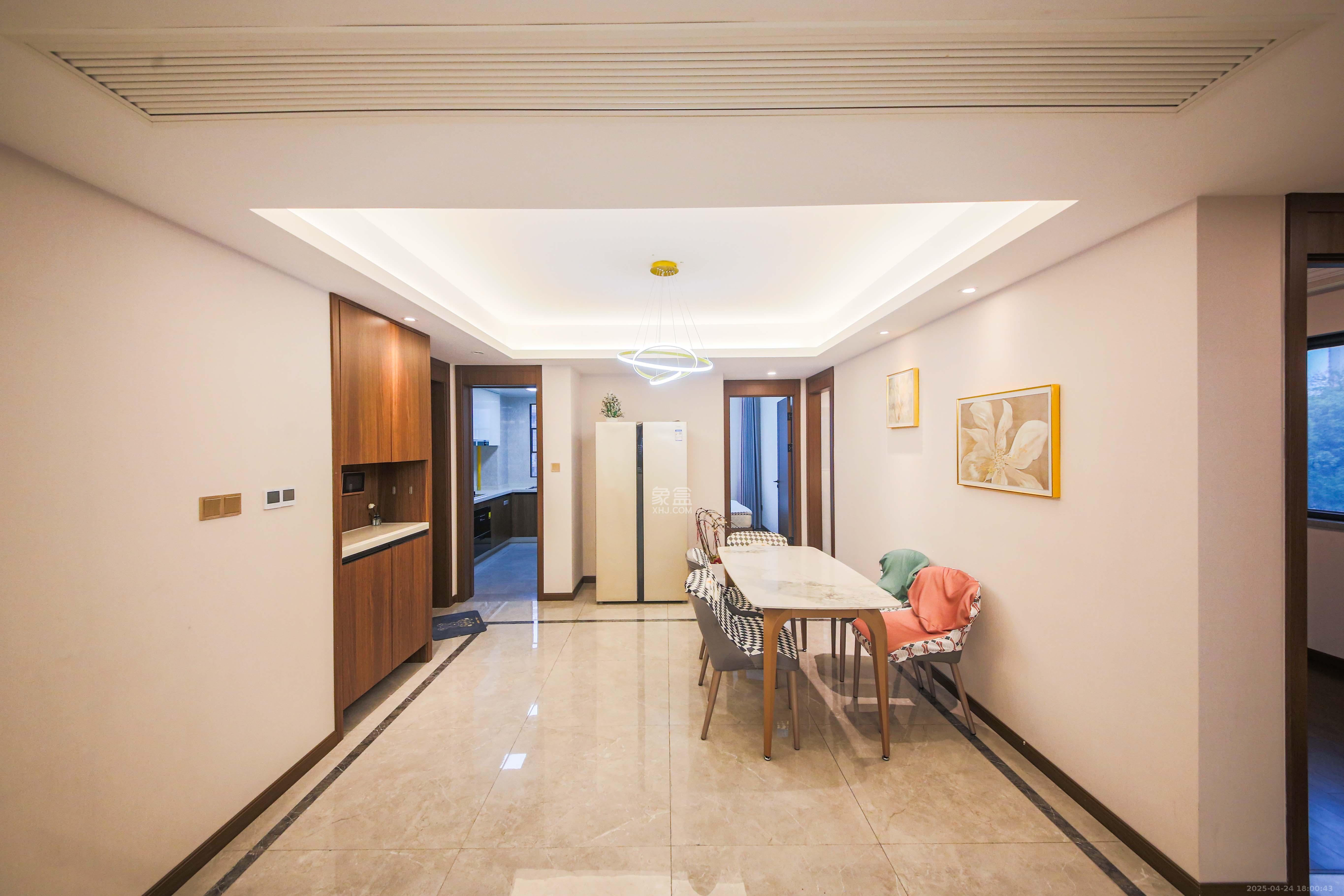 弘阳昕悦府 4室2厅2卫 145.0万 弘阳昕悦府 4室2厅2卫 145.0万客厅