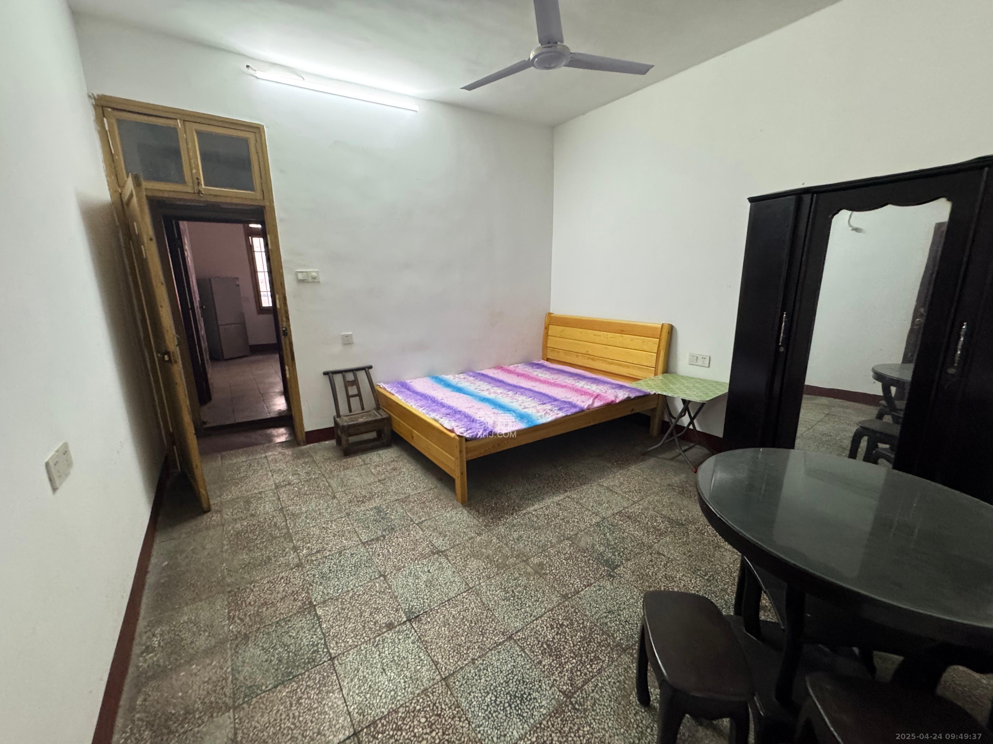 营盘街社区 1室0厅0卫 1400.0元/月 营盘街社区 1室0厅0卫 1400.0元/月室内图