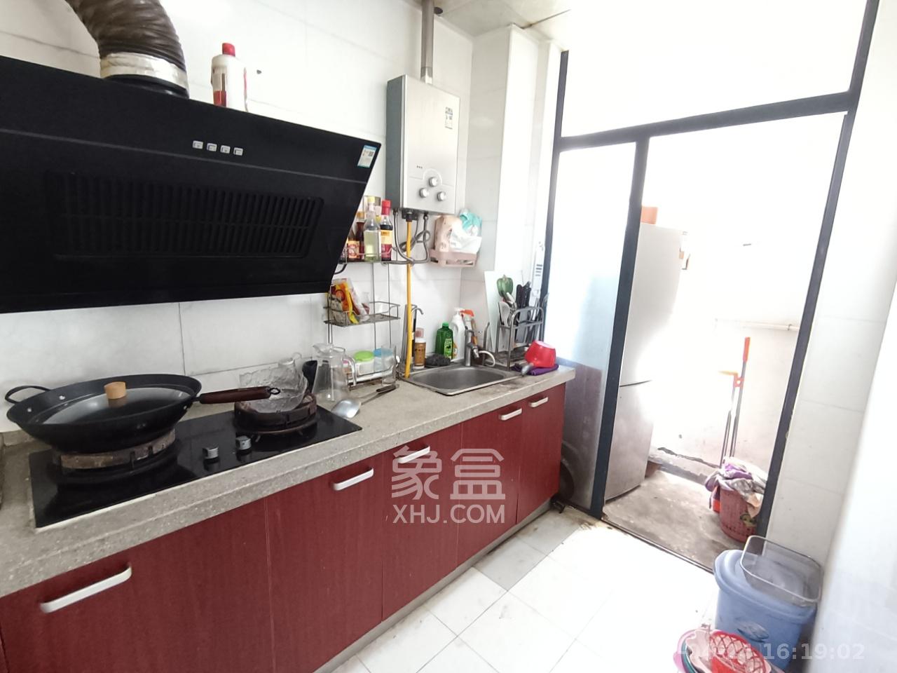 湘府9号  2室1厅1卫   1800.00元/月室内图