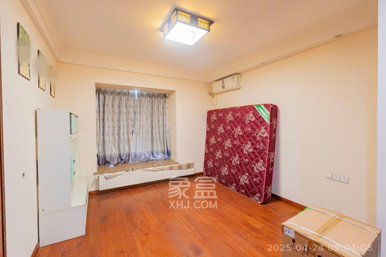 归心苑 4室2厅2卫 5000.0元/月 归心苑 4室2厅2卫 5000.0元/月室内图