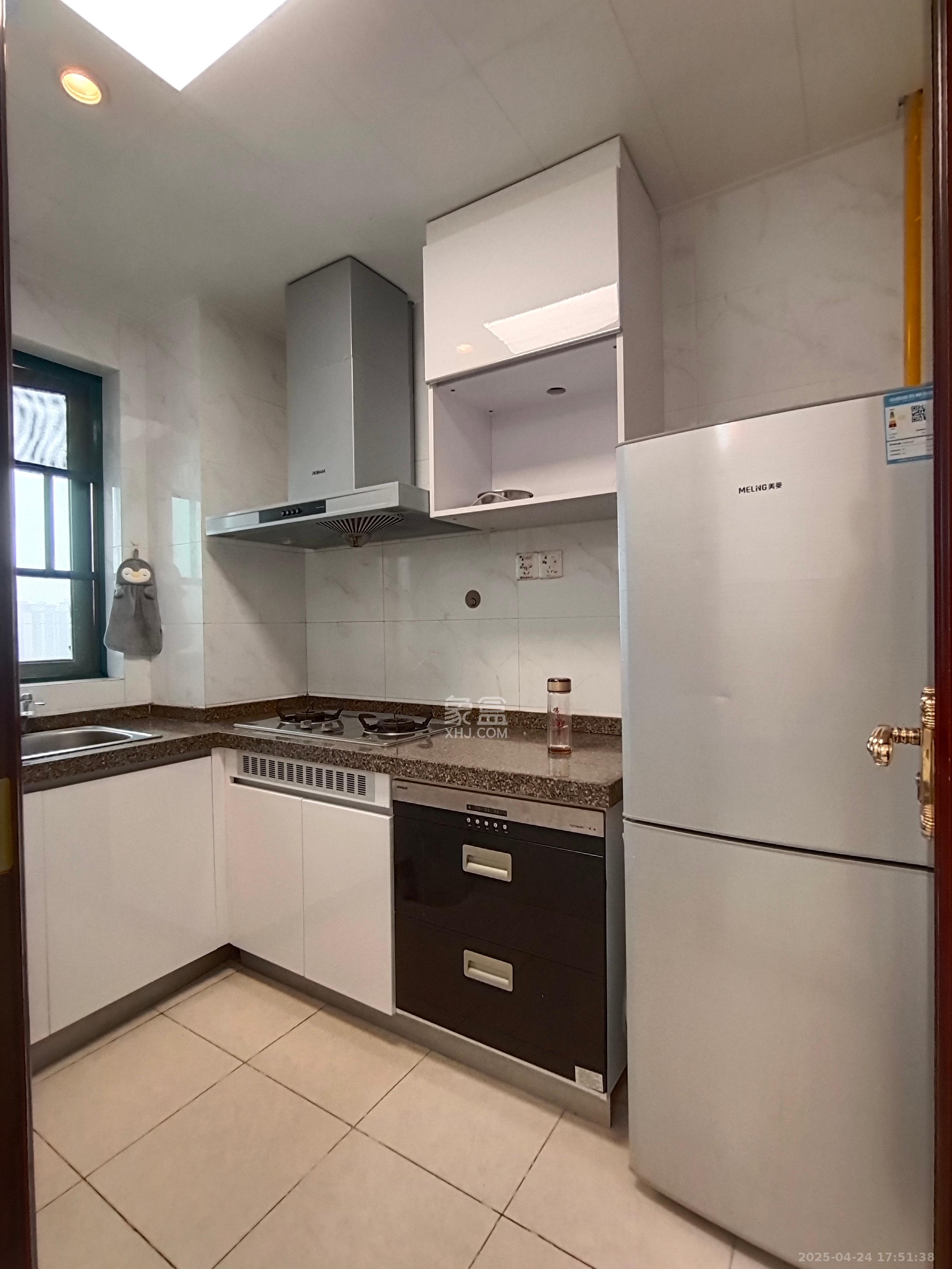 恒大雅苑 3室2厅1卫 2600.0元/月 恒大雅苑 3室2厅1卫 2600.0元/月室内图