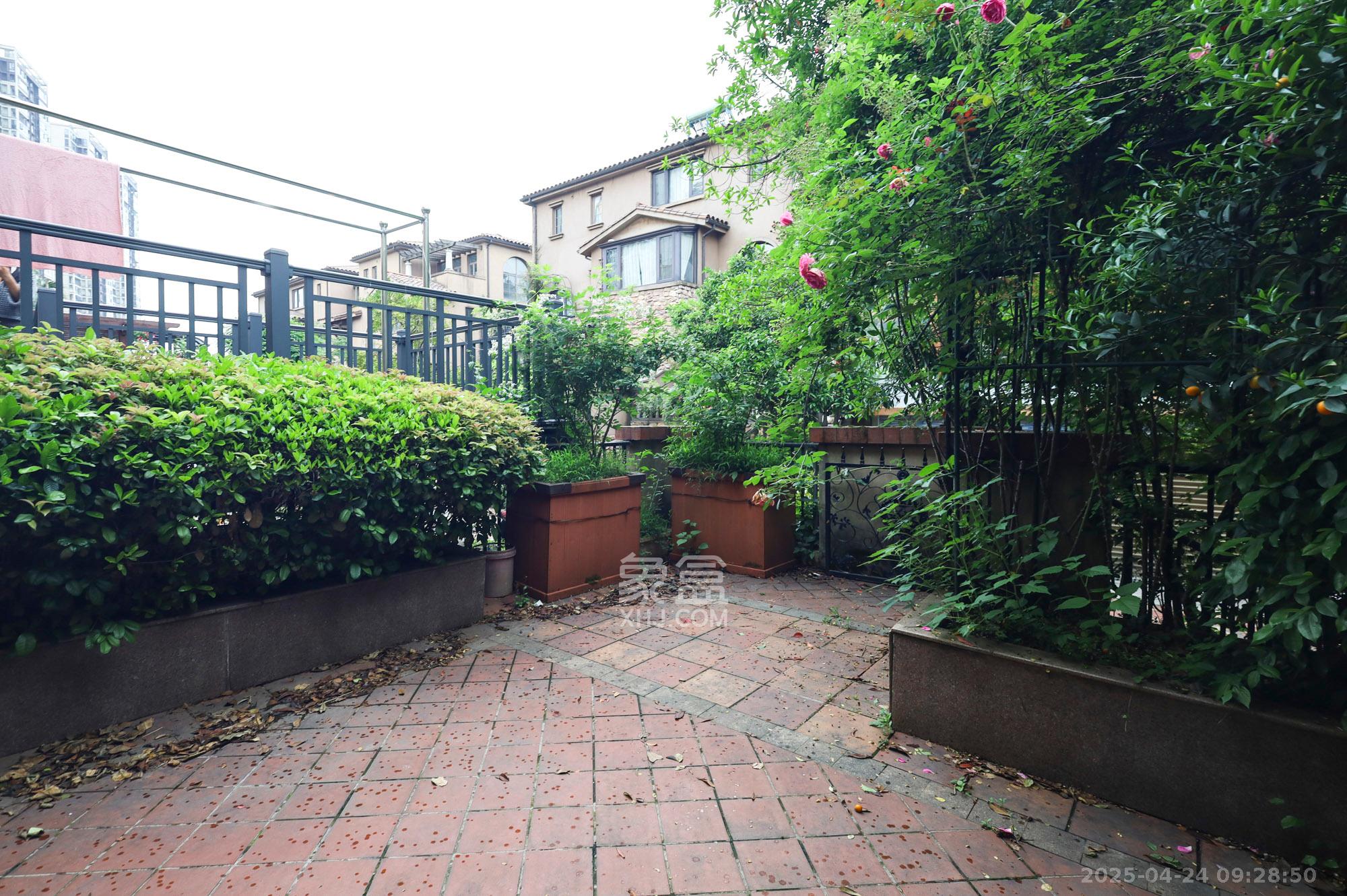 万业巴厘岛 1室0厅0卫 450.0万 万业巴厘岛 1室0厅0卫 450.0万其他