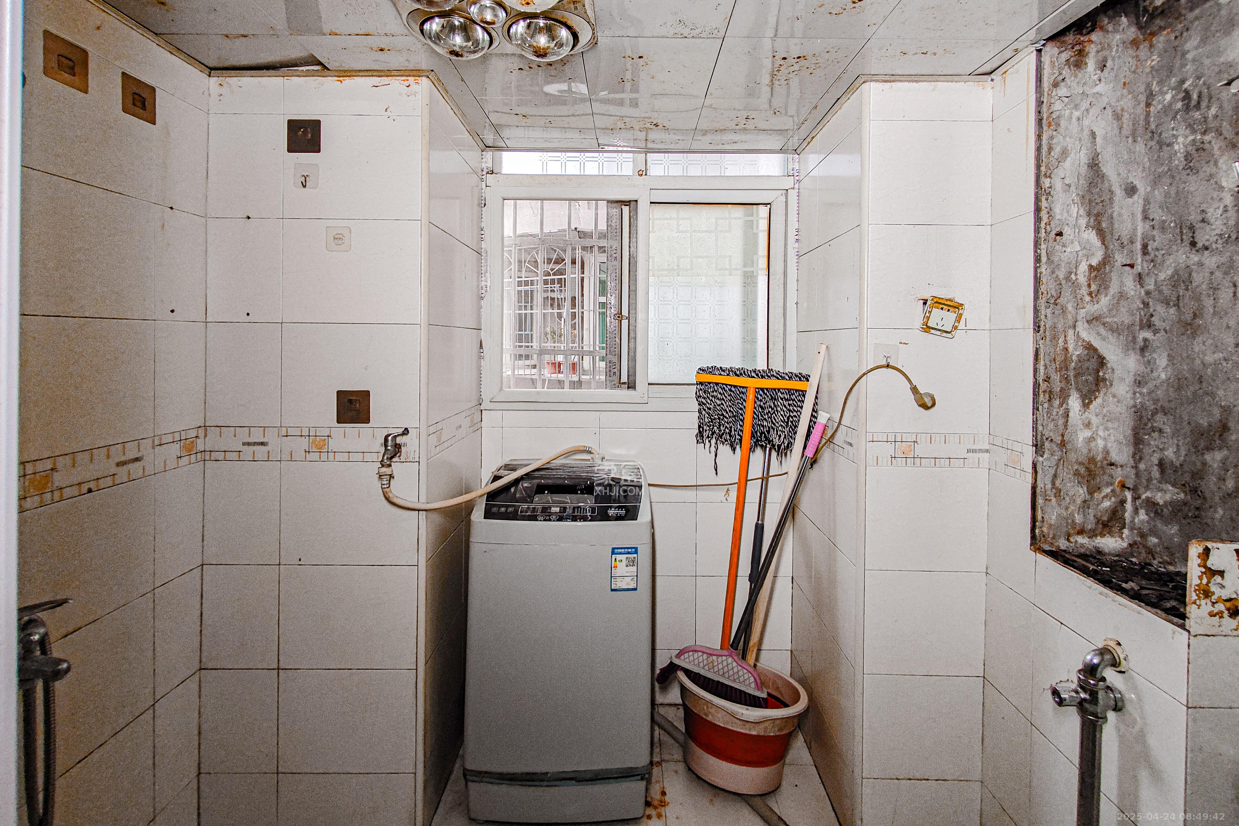 天心里散盘 3室1厅1卫 75.0万 天心里散盘 3室1厅1卫 75.0万卫生间