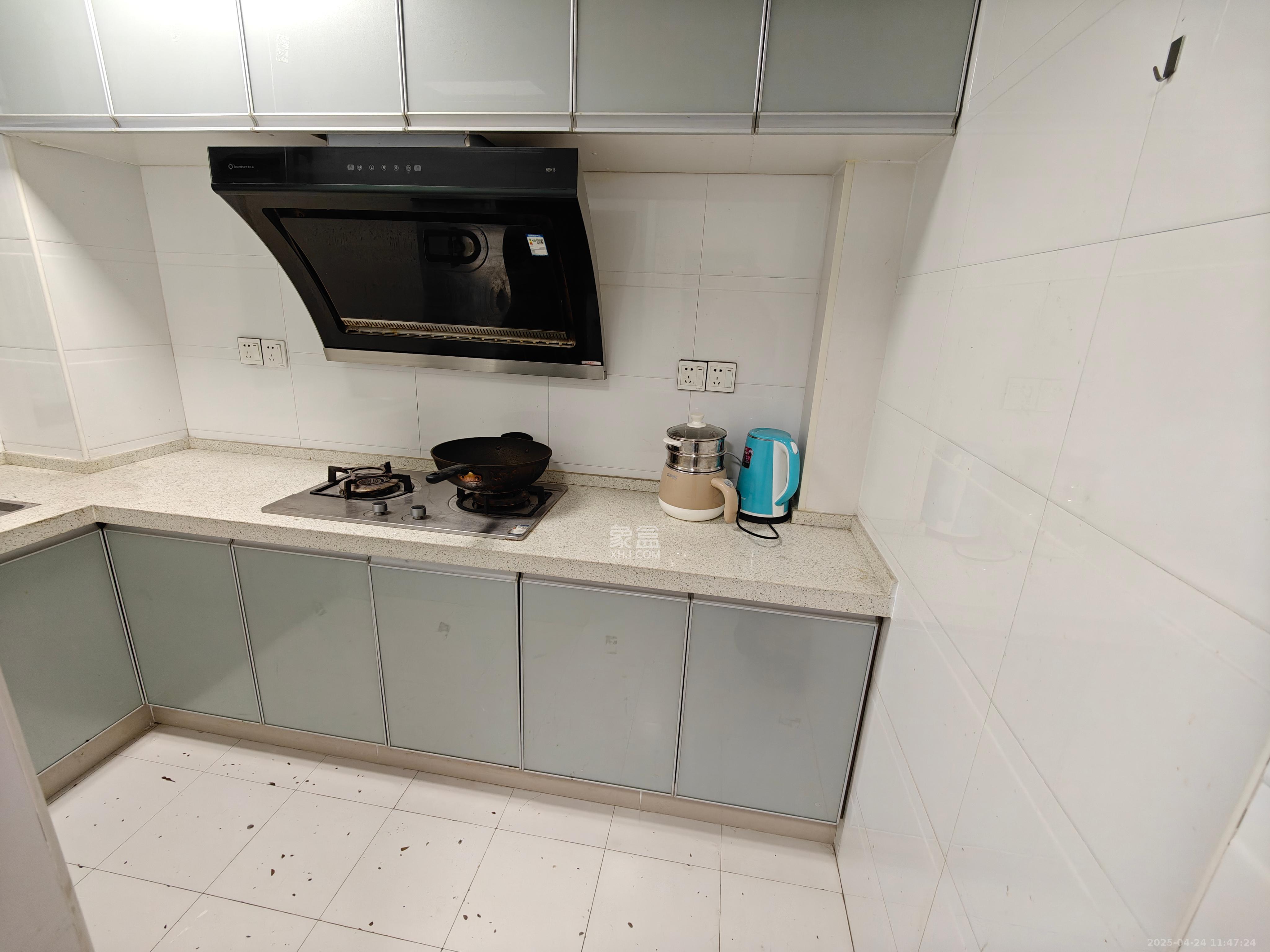 西子湖畔沃府 3室2厅1卫 2400.00元/月 西子湖畔沃府 3室2厅1卫 2400.00元/月室内图