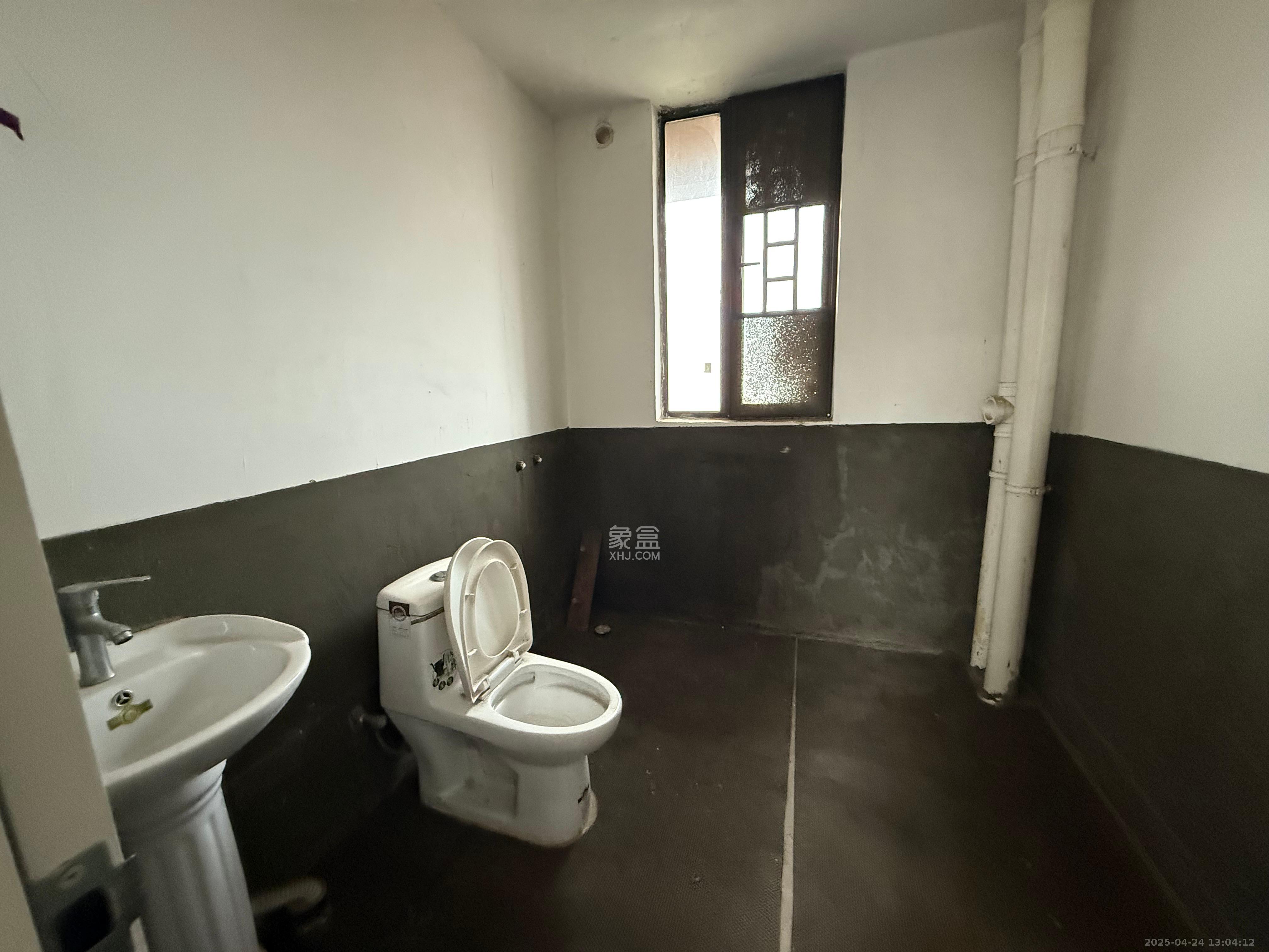 长燃新奥佳园 3室2厅2卫 1600.0元/月 长燃新奥佳园 3室2厅2卫 1600.0元/月室内图