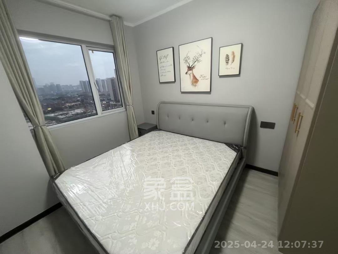 河畔华府  2室1厅1卫   2500.00元/月室内图