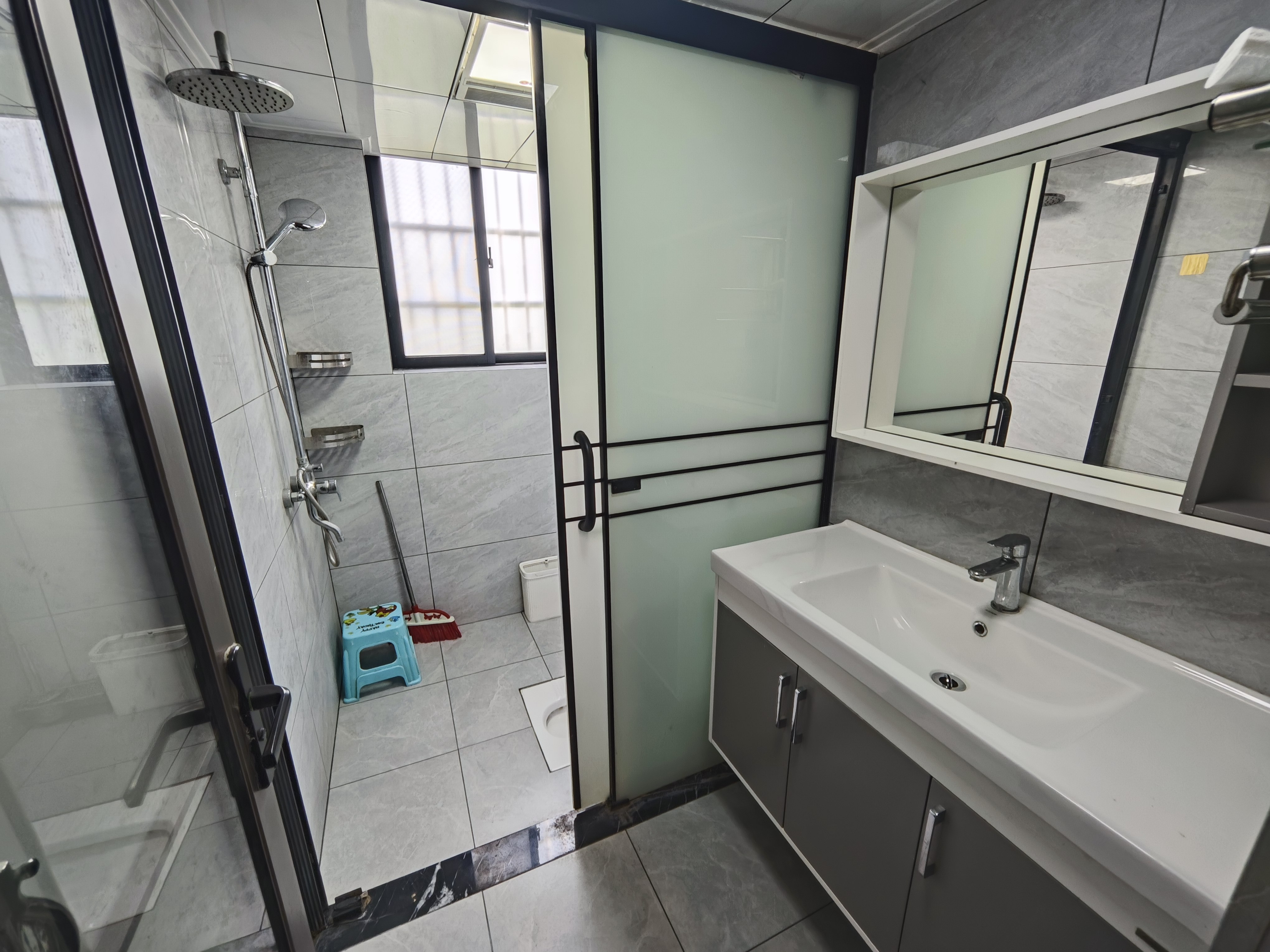 娄星东苑 5室2厅2卫 2500.0元/月 娄星东苑 5室2厅2卫 2500.0元/月室内图