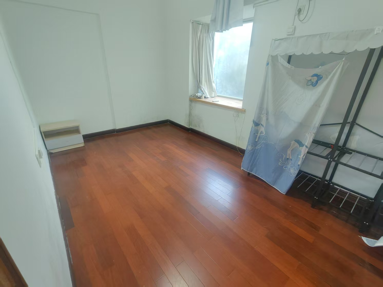 东方文华府  3室2厅1卫   2200.00元/月室内图