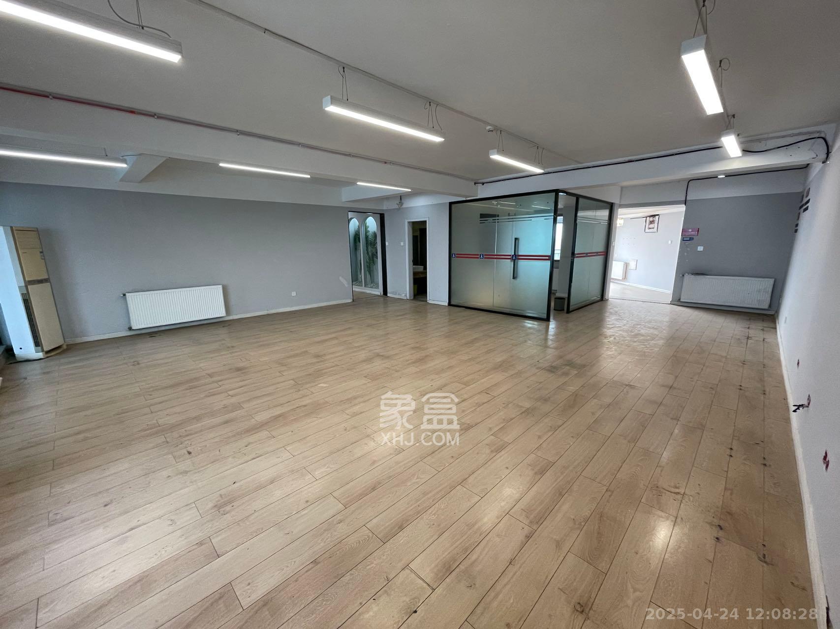 潮宗御苑 4室2厅2卫 7000.0元/月 潮宗御苑 4室2厅2卫 7000.0元/月室内图