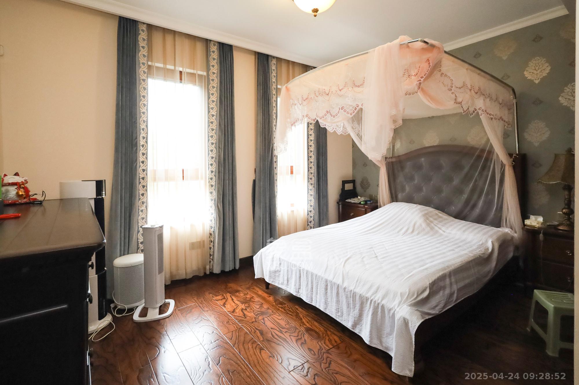 万业巴厘岛 1室0厅0卫 450.0万 万业巴厘岛 1室0厅0卫 450.0万卧室